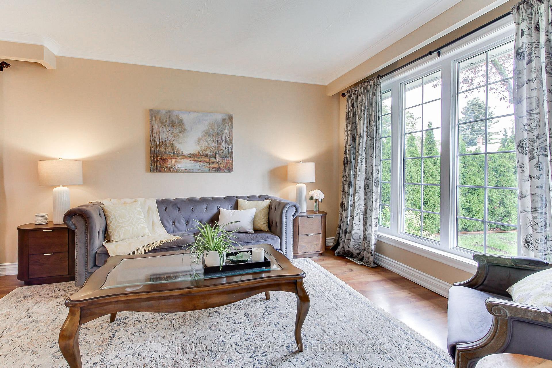 Photo 12 of 4 Mayhill Crescent, Scarborough, Woburn — HOMEH