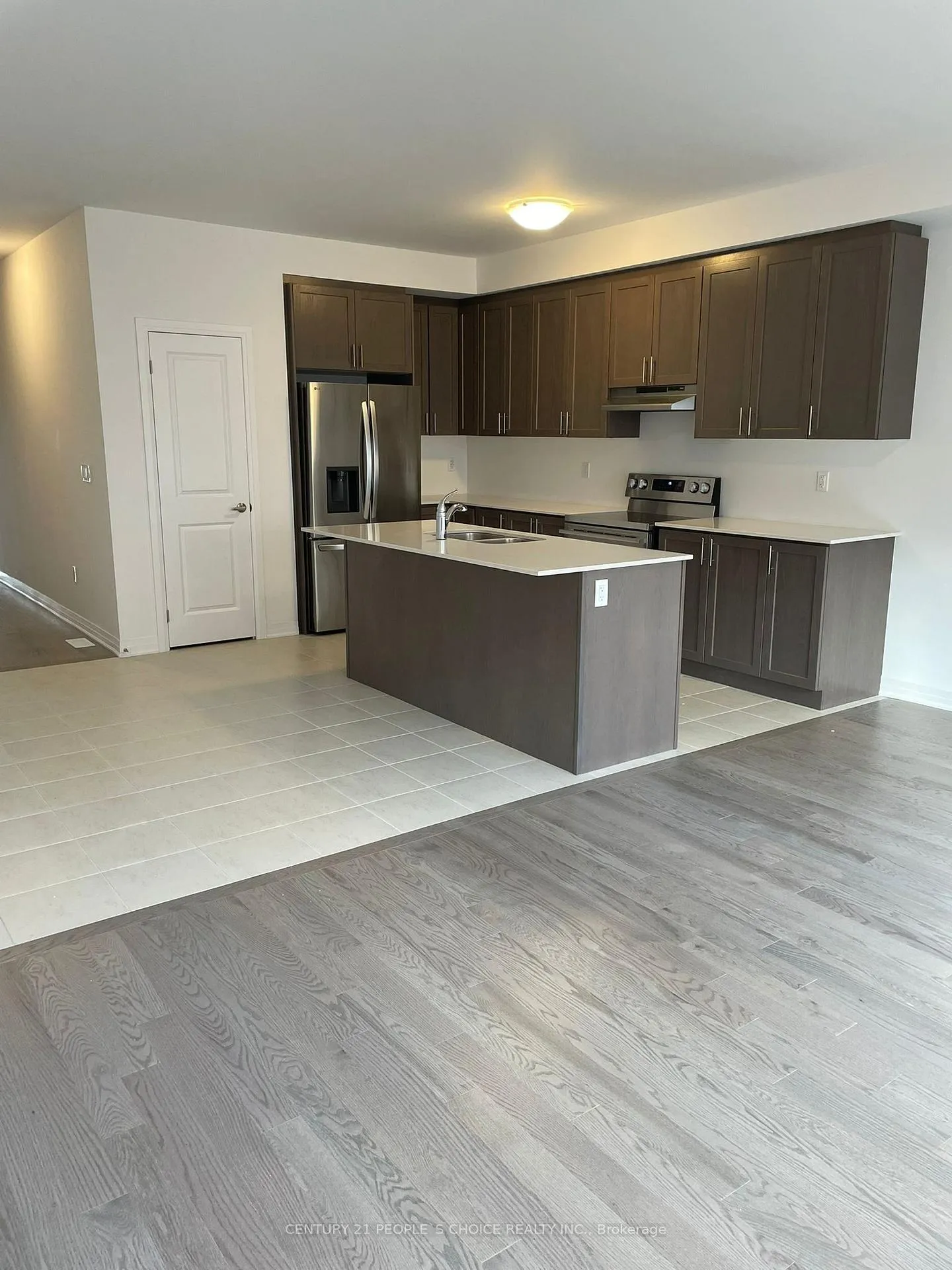 Photo 4 of 913 Douro Street, Stratford — HOMEH