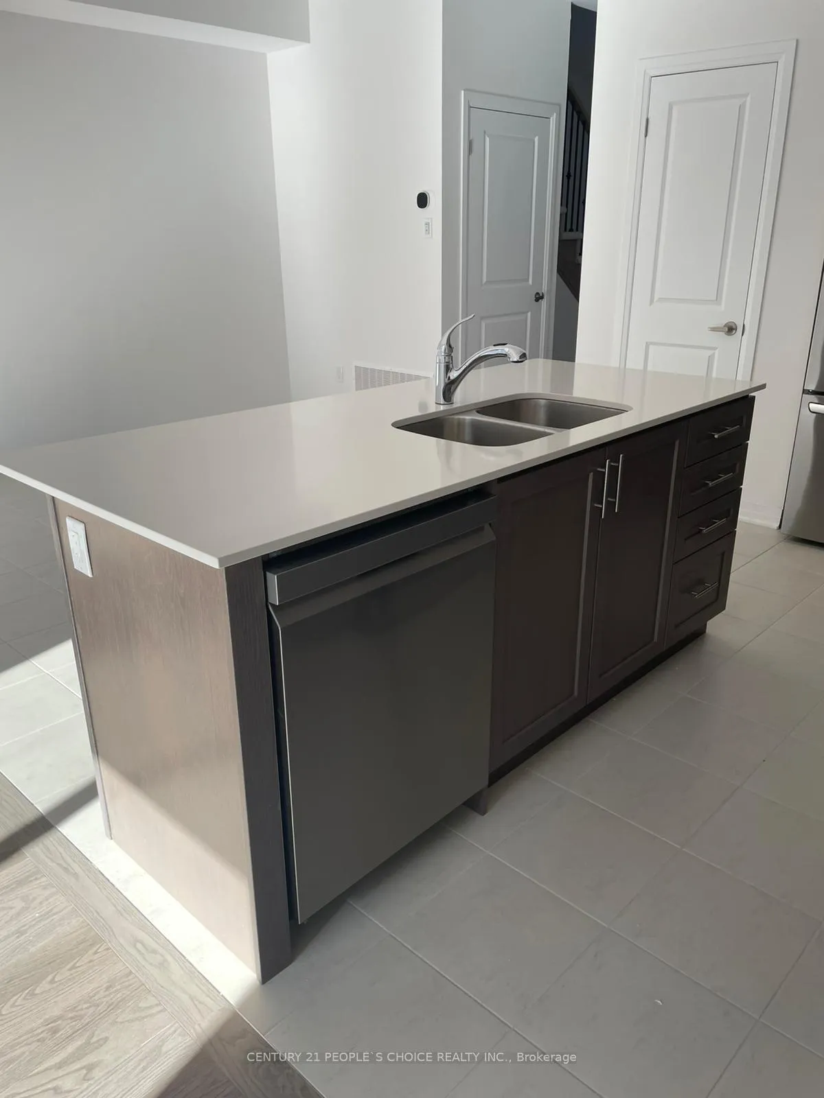 Photo 5 of 913 Douro Street, Stratford — HOMEH
