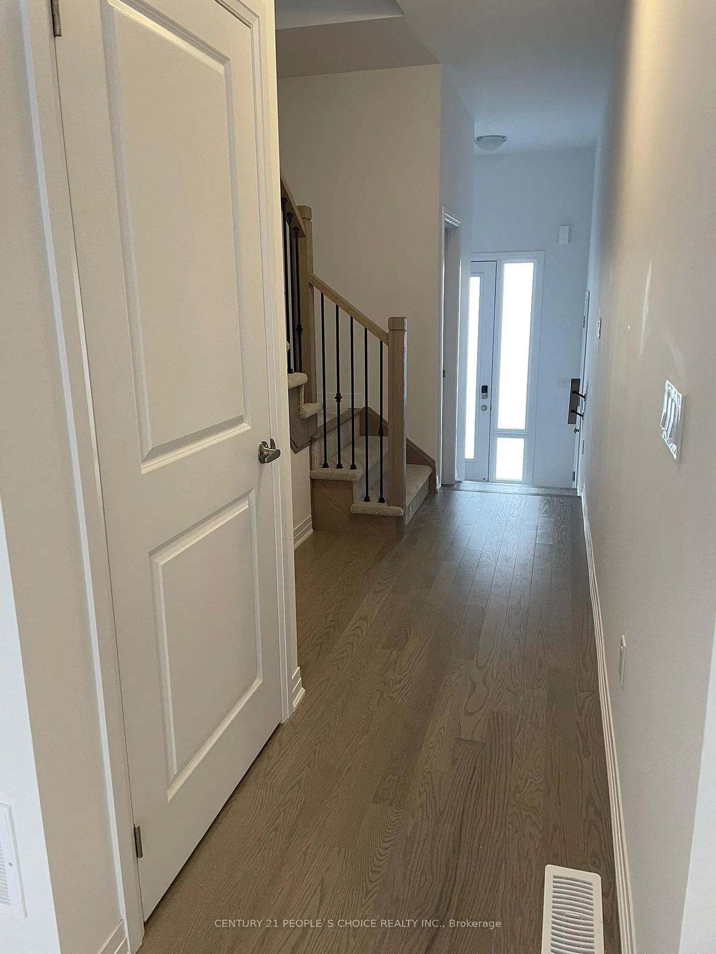 Photo 8 of 913 Douro Street, Stratford — HOMEH