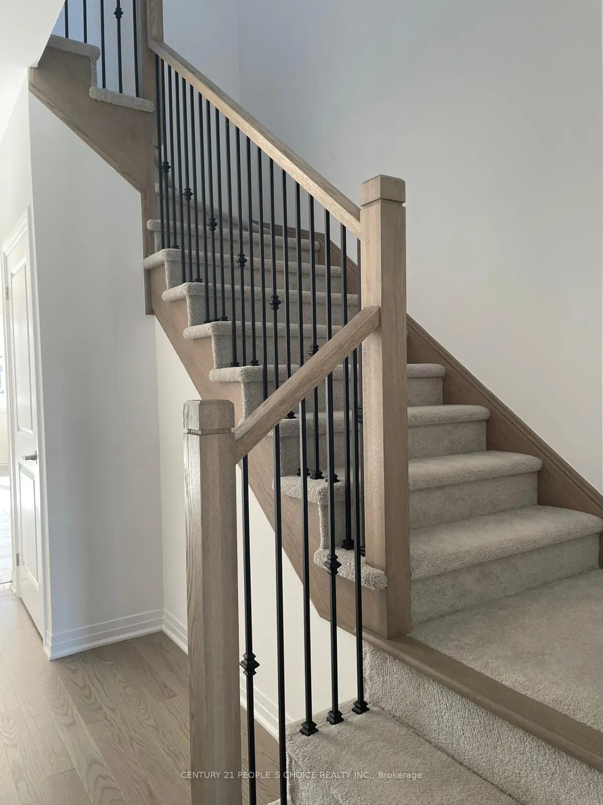 Photo 9 of 913 Douro Street, Stratford — HOMEH