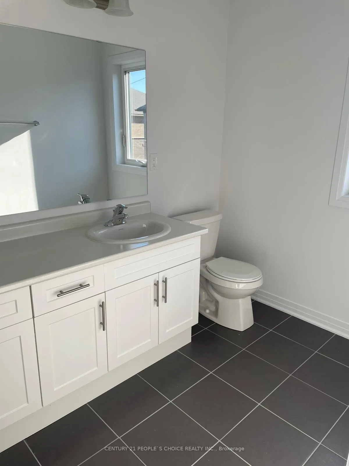 Photo 13 of 913 Douro Street, Stratford — HOMEH