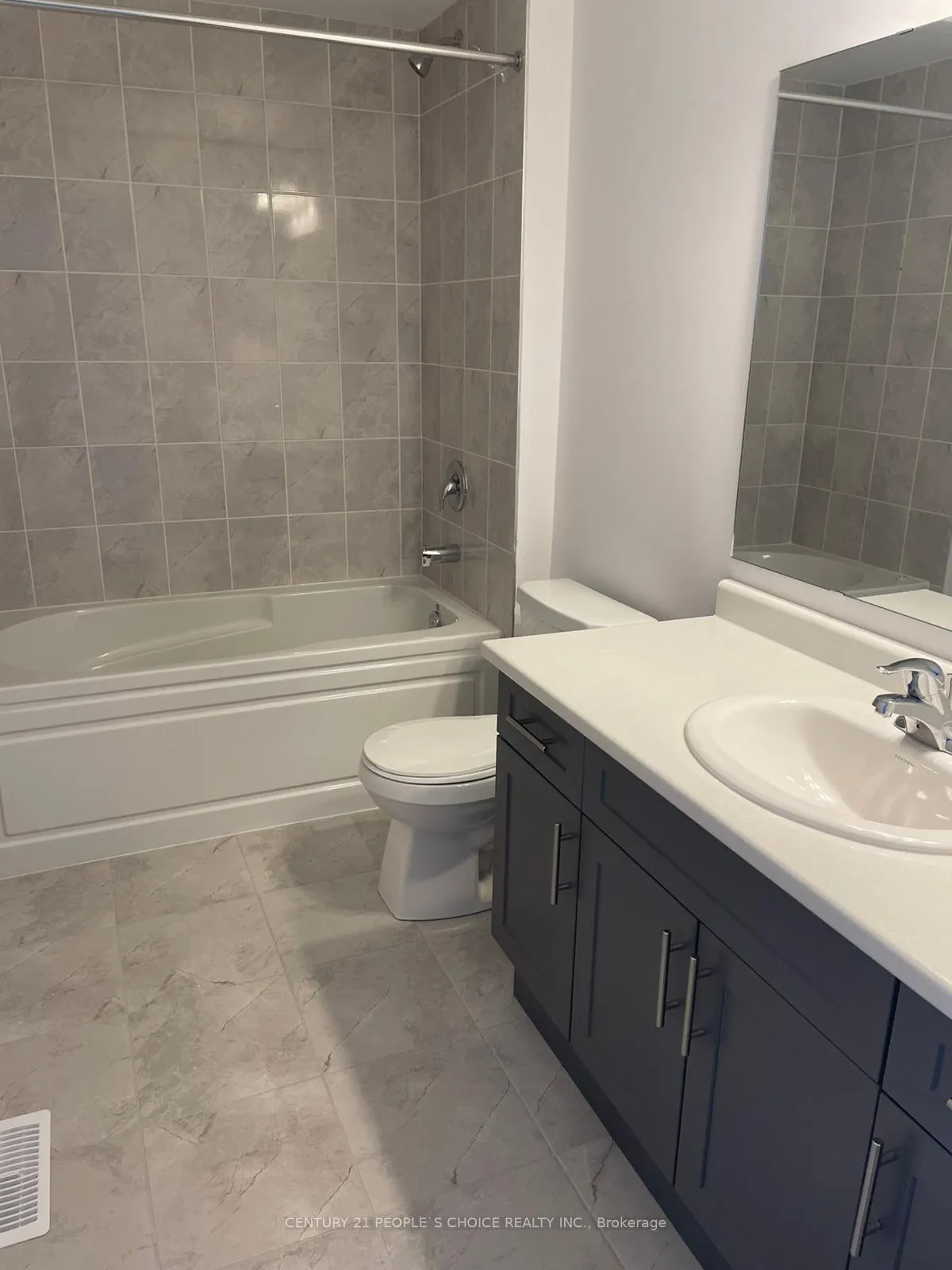 Photo 15 of 913 Douro Street, Stratford — HOMEH