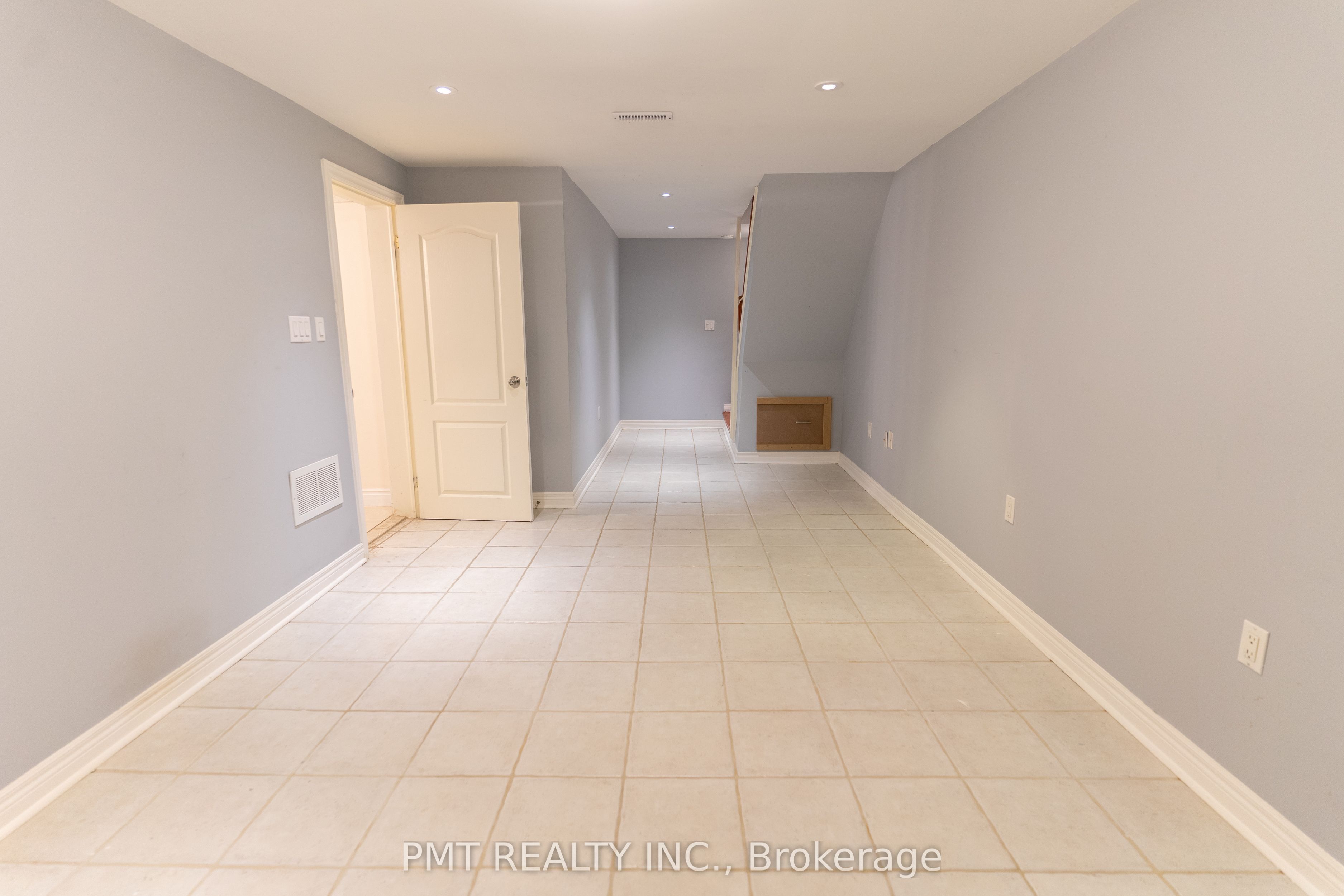 Photo 37 of 10 Corkory Way, Markham, Aileen-Willowbrook — HOMEH