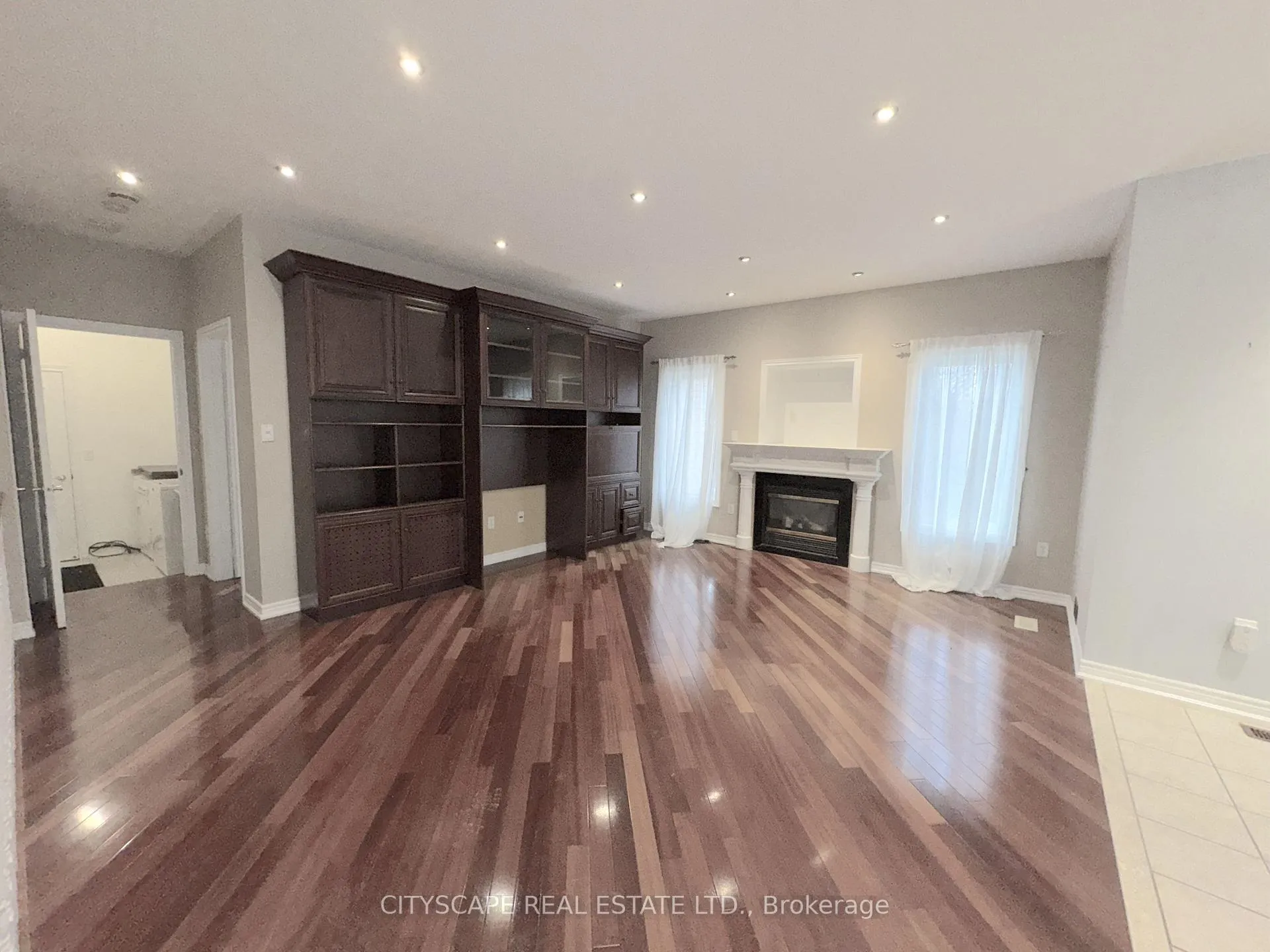 Photo 16 of 114 Hoile Drive, Ajax, South East — HOMEH
