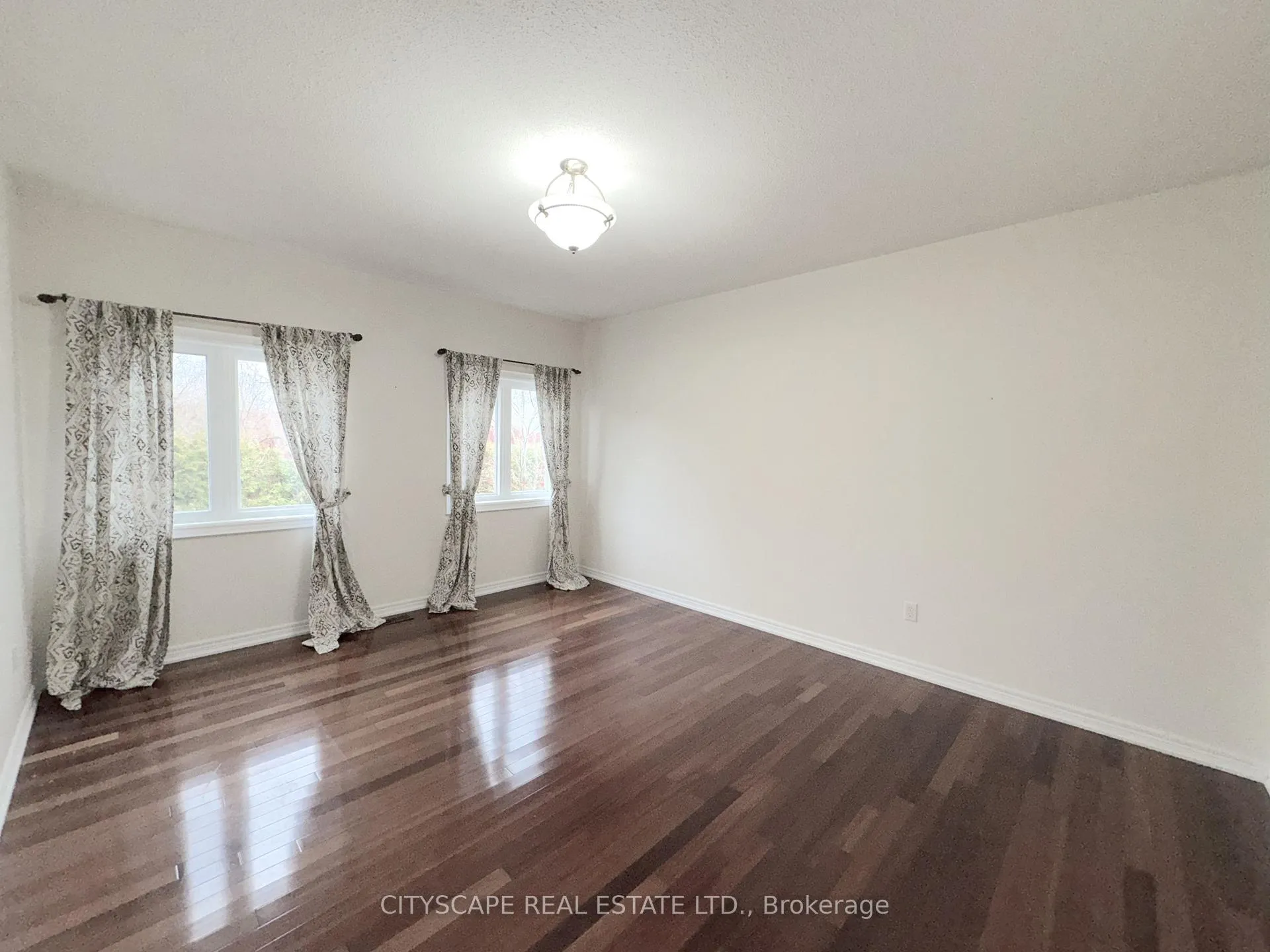 Photo 20 of 114 Hoile Drive, Ajax, South East — HOMEH