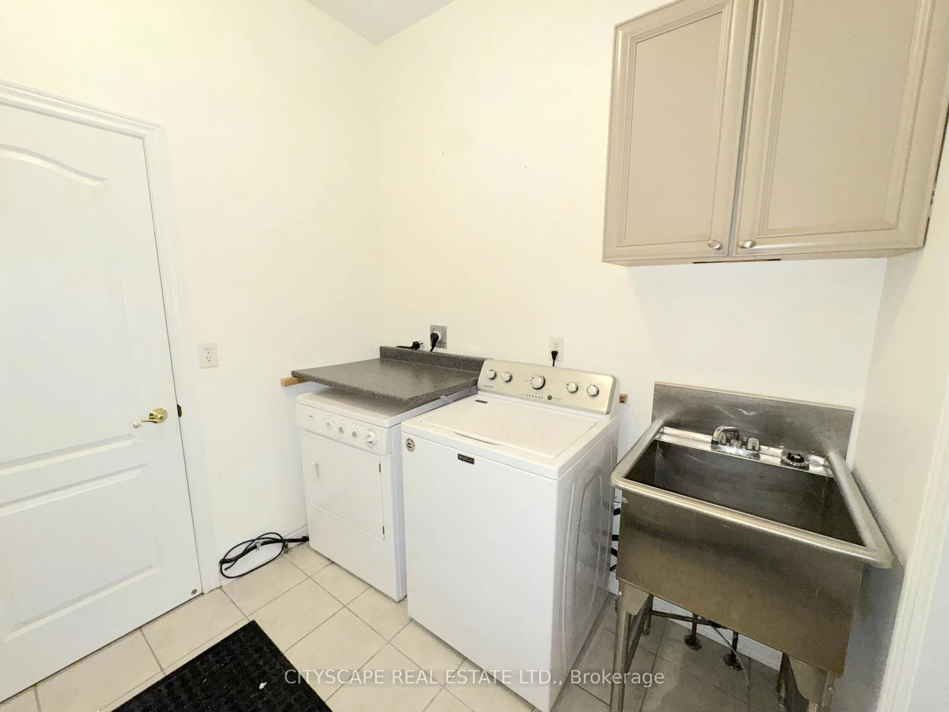 Photo 28 of 114 Hoile Drive, Ajax, South East — HOMEH