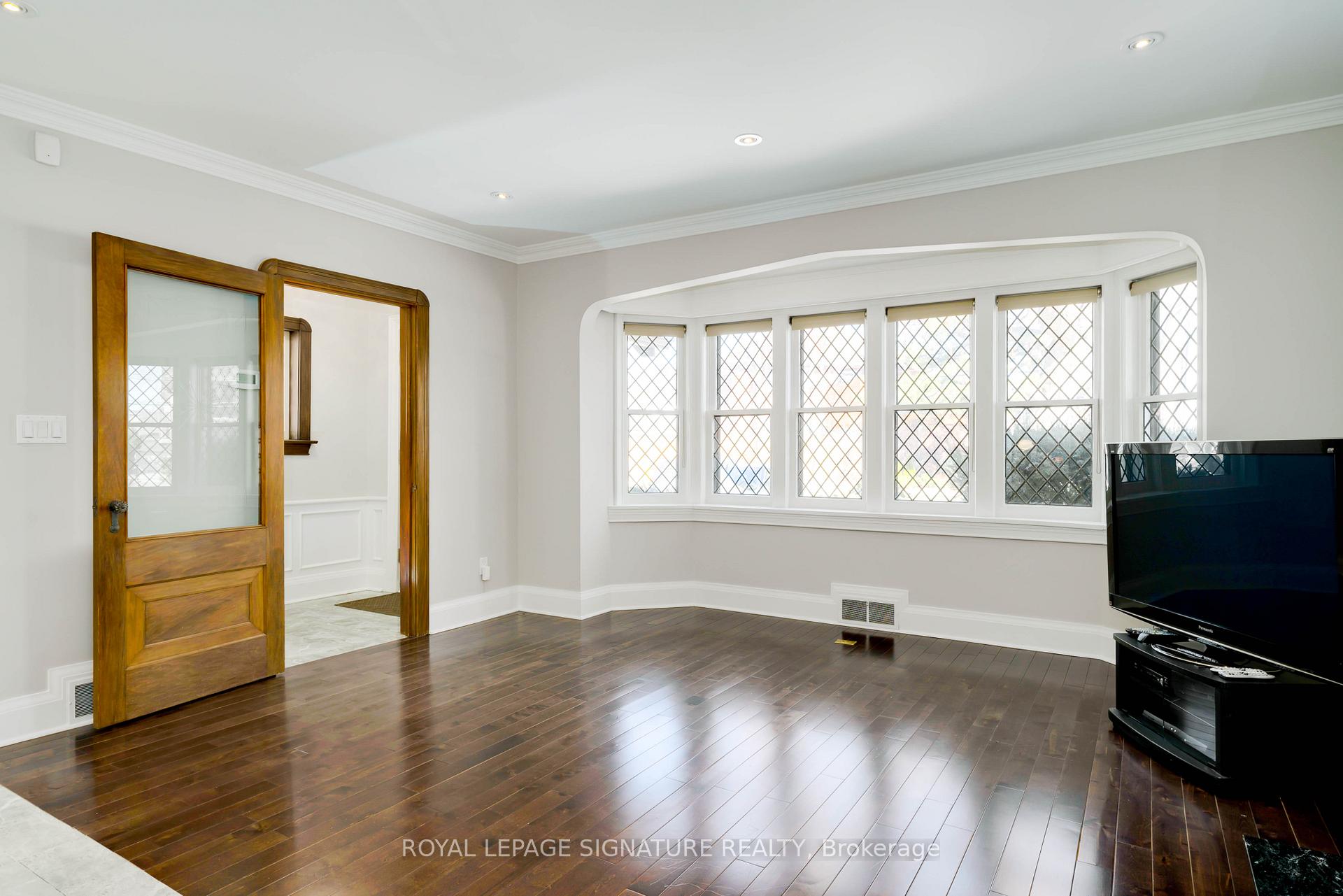 Photo 8 of 133 Chaplin Crescent, Toronto, Yonge-Eglinton — HOMEH