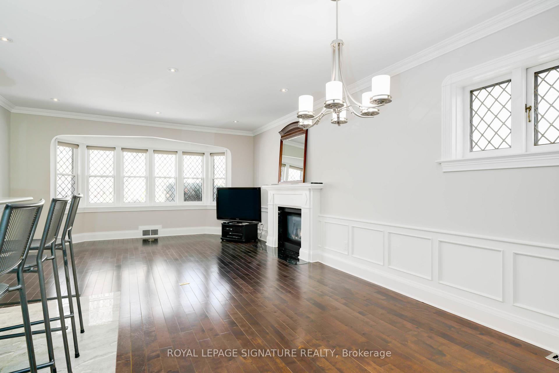 Photo 12 of 133 Chaplin Crescent, Toronto, Yonge-Eglinton — HOMEH