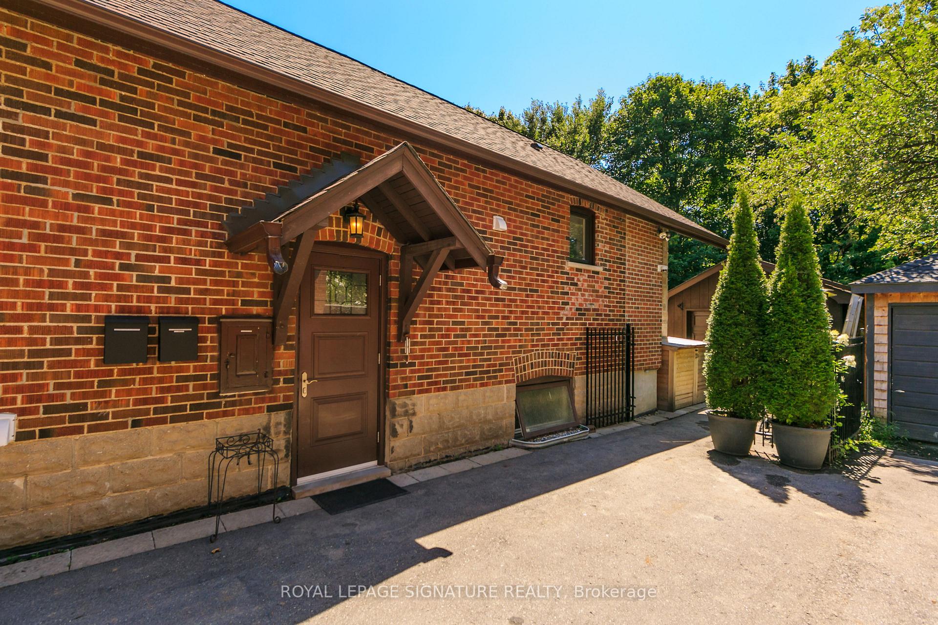Photo 23 of 133 Chaplin Crescent, Toronto, Yonge-Eglinton — HOMEH