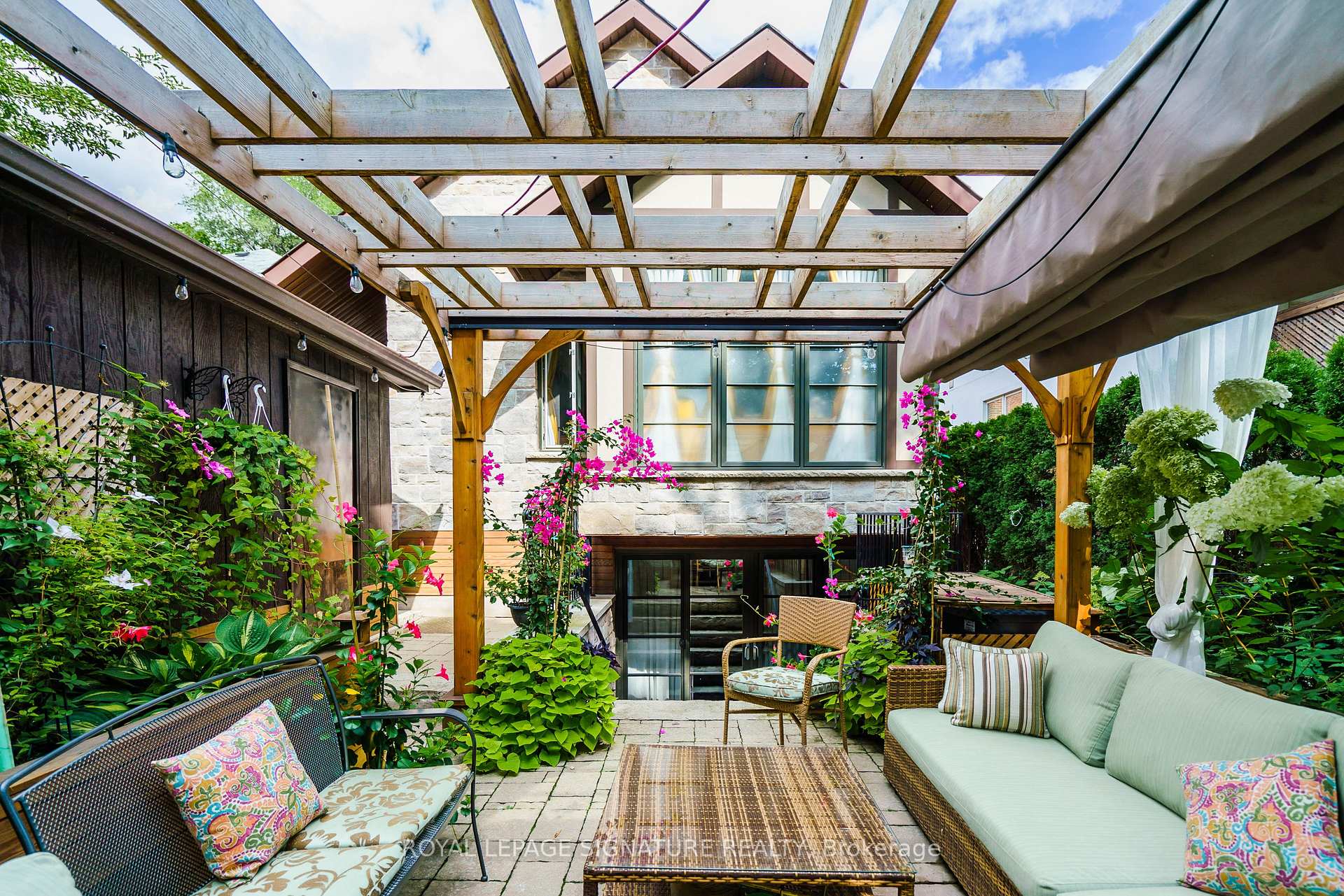 Photo 24 of 133 Chaplin Crescent, Toronto, Yonge-Eglinton — HOMEH