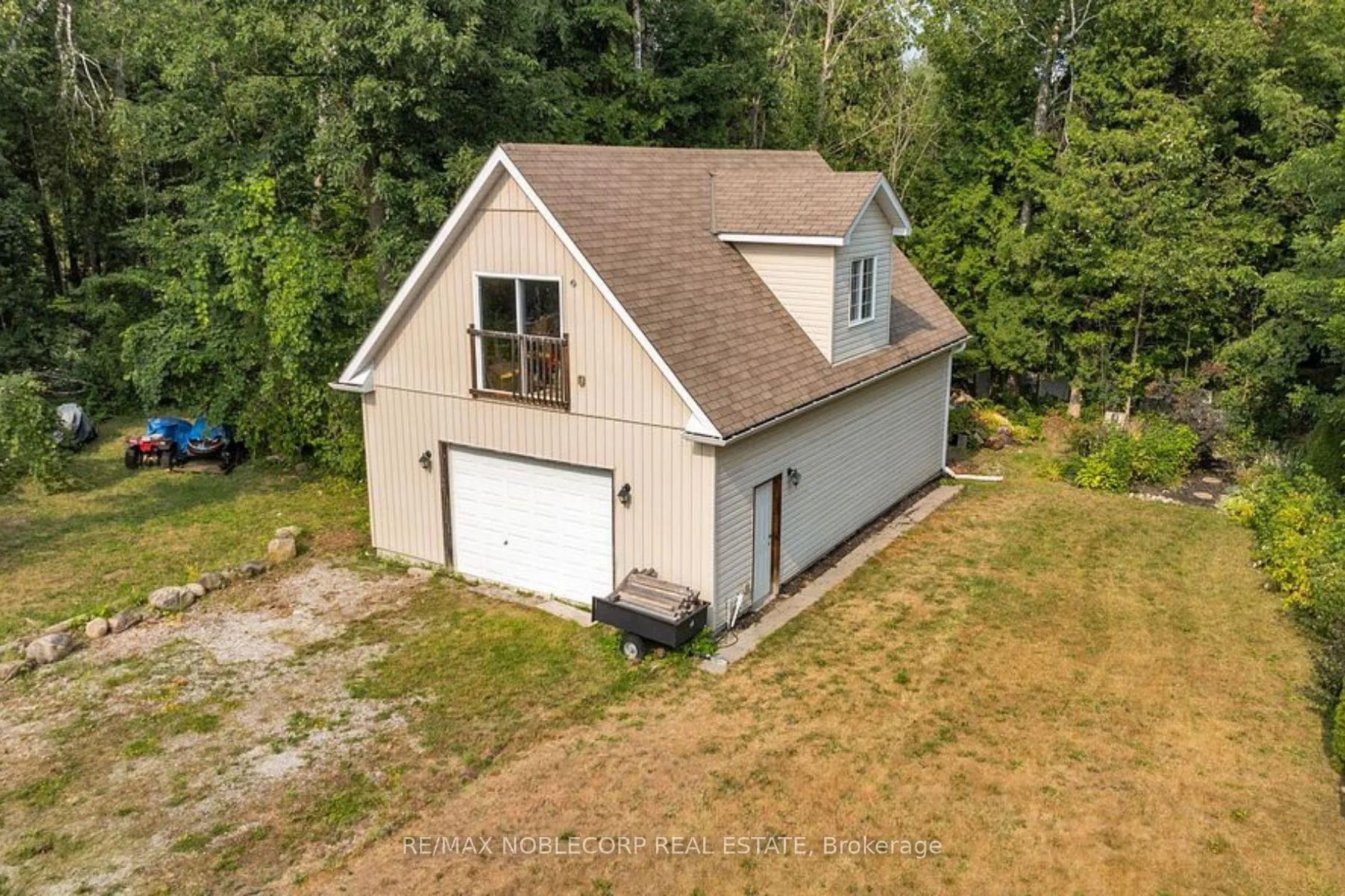 Photo 3 of 3211 Oak Street, Innisfil, Rural Innisfil — HOMEH