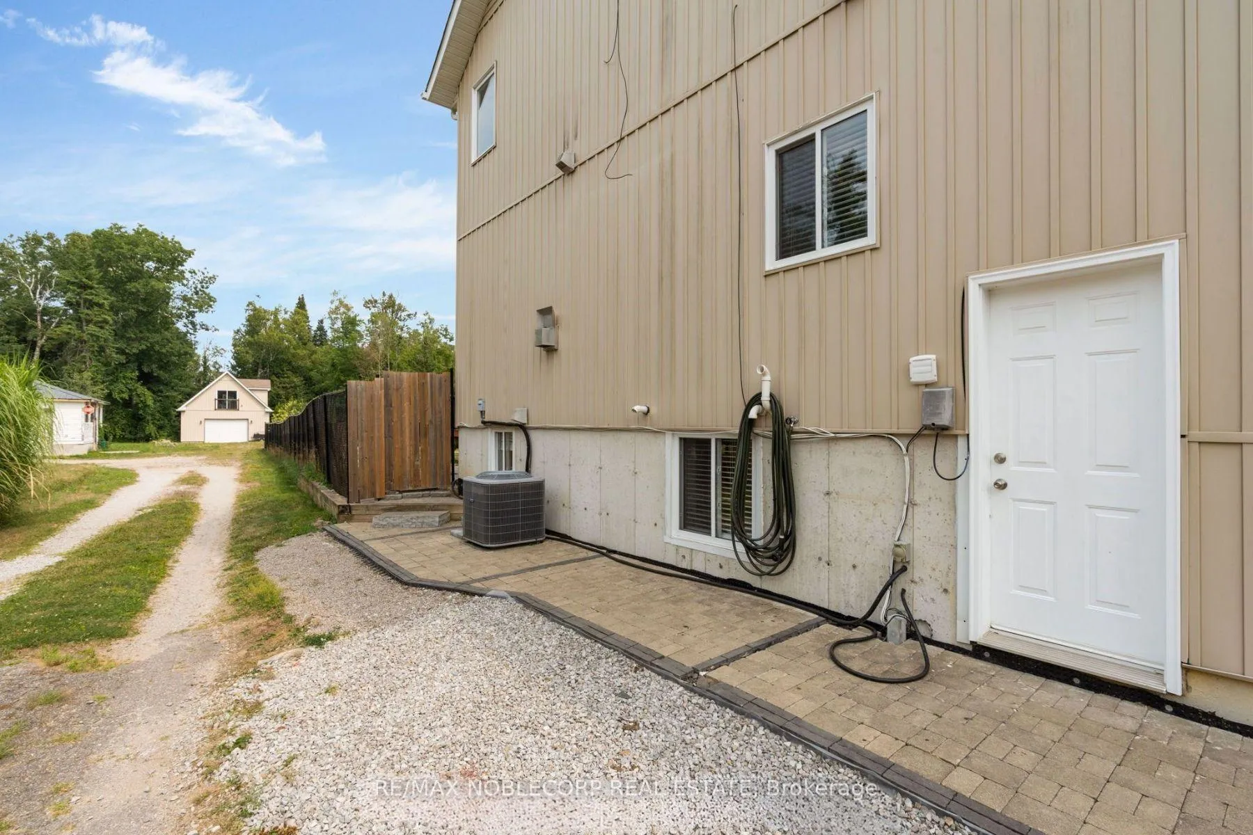 Photo 41 of 3211 Oak Street, Innisfil, Rural Innisfil — HOMEH