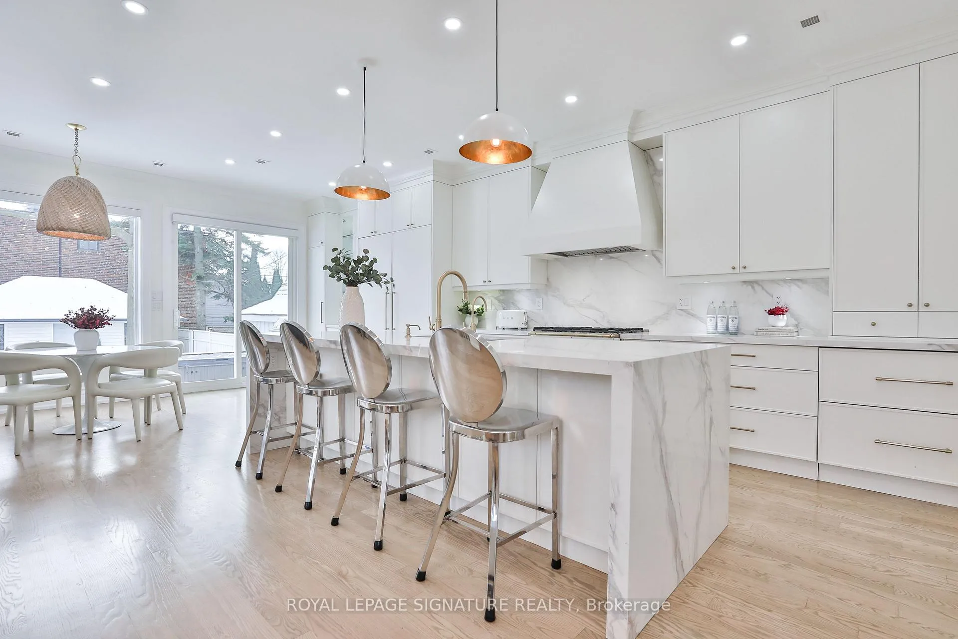 Photo 9 of 28 Belle Ayre Boulevard, Toronto, Mount Pleasant East — HOMEH