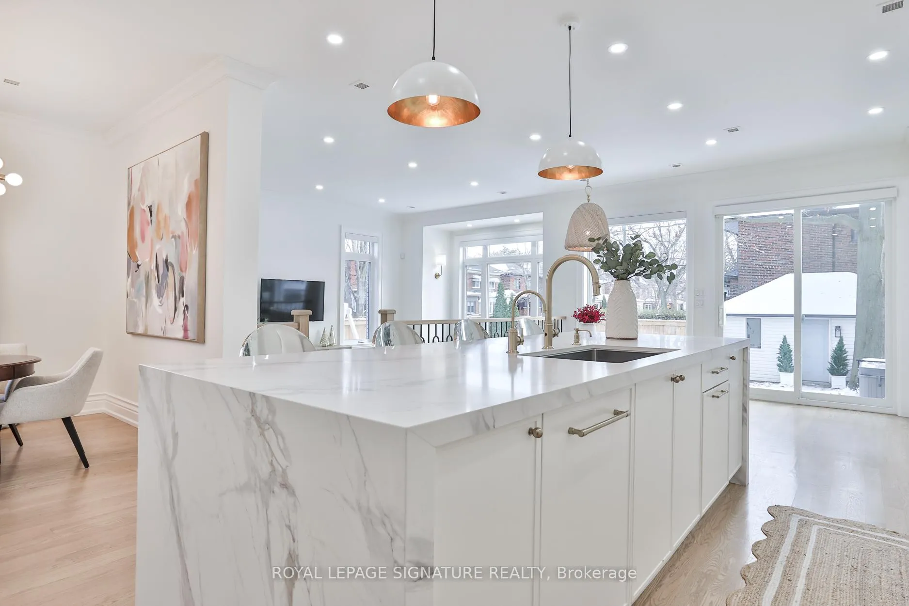 Photo 11 of 28 Belle Ayre Boulevard, Toronto, Mount Pleasant East — HOMEH
