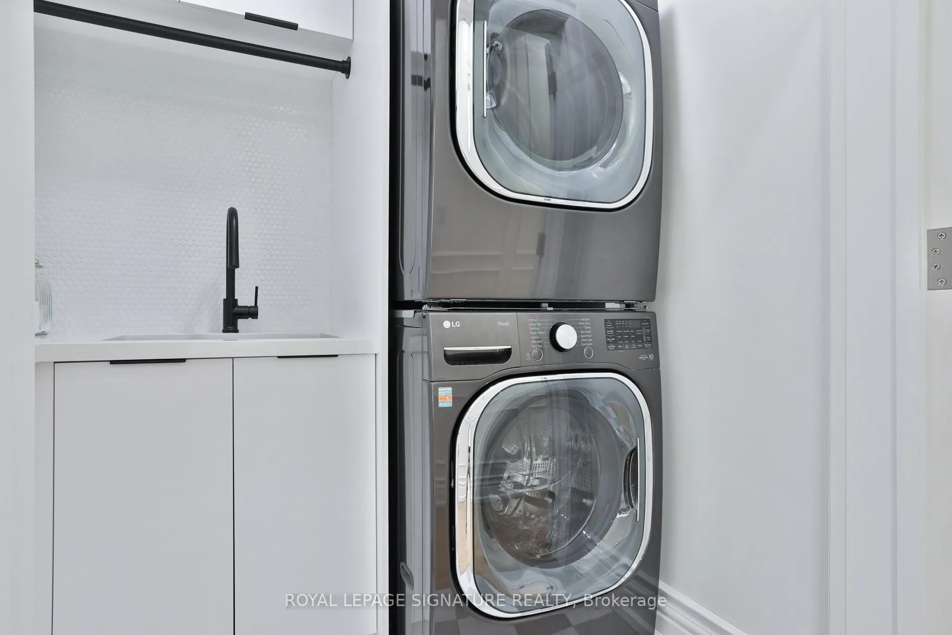 Photo 30 of 28 Belle Ayre Boulevard, Toronto, Mount Pleasant East — HOMEH