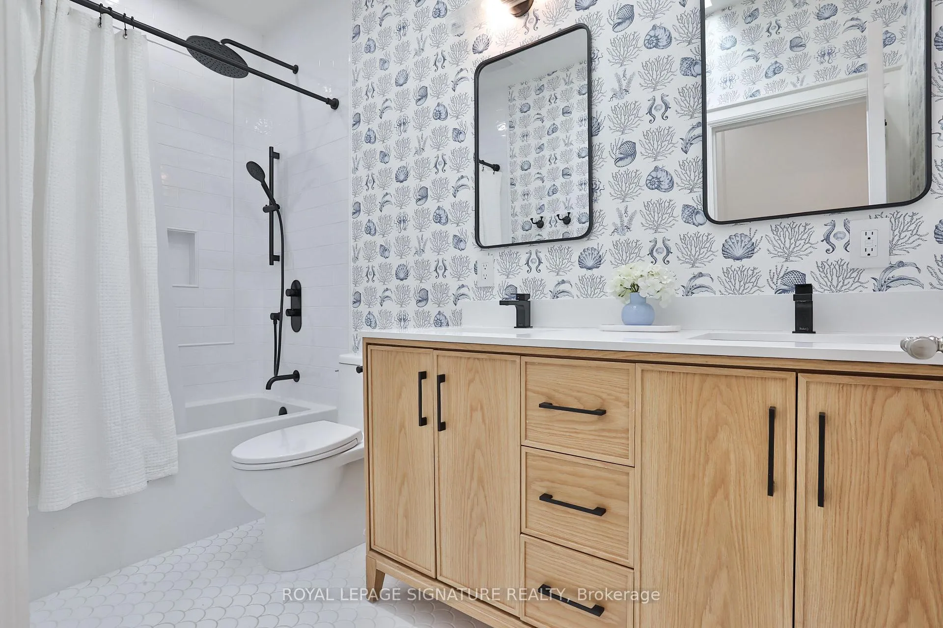 Photo 37 of 28 Belle Ayre Boulevard, Toronto, Mount Pleasant East — HOMEH