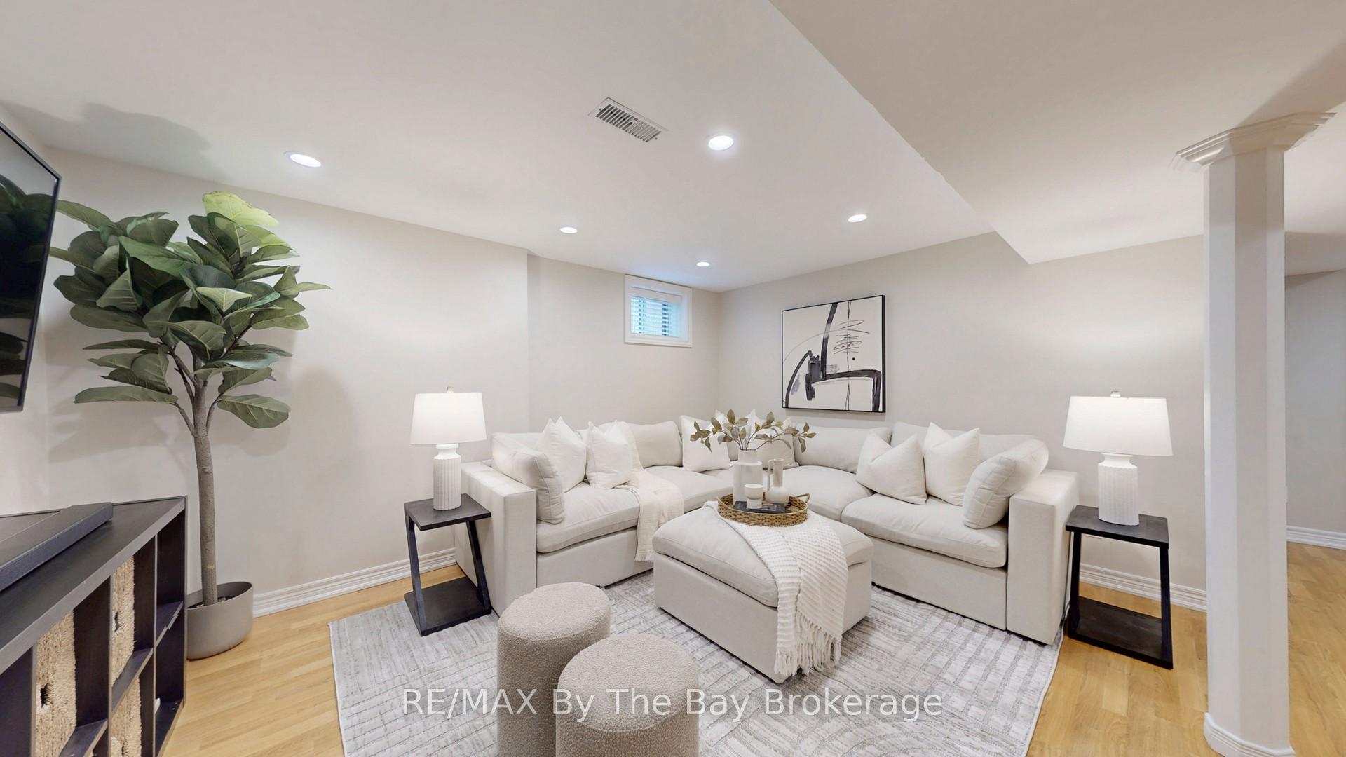 Photo 24 of 82 Brimorton Drive, Scarborough, Bendale — HOMEH