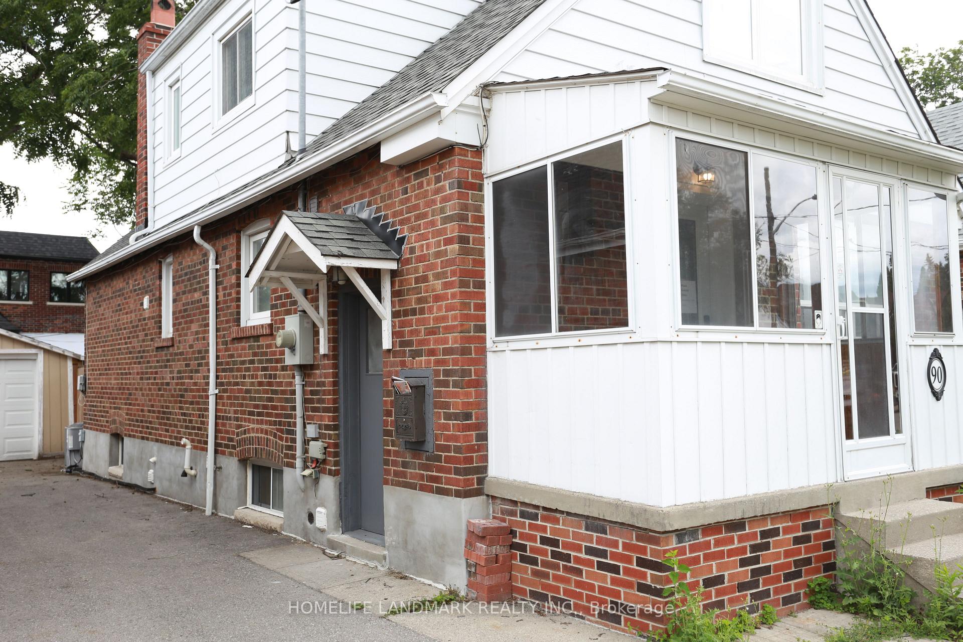 Front of Unit Lower, 90 Binswood Avenue