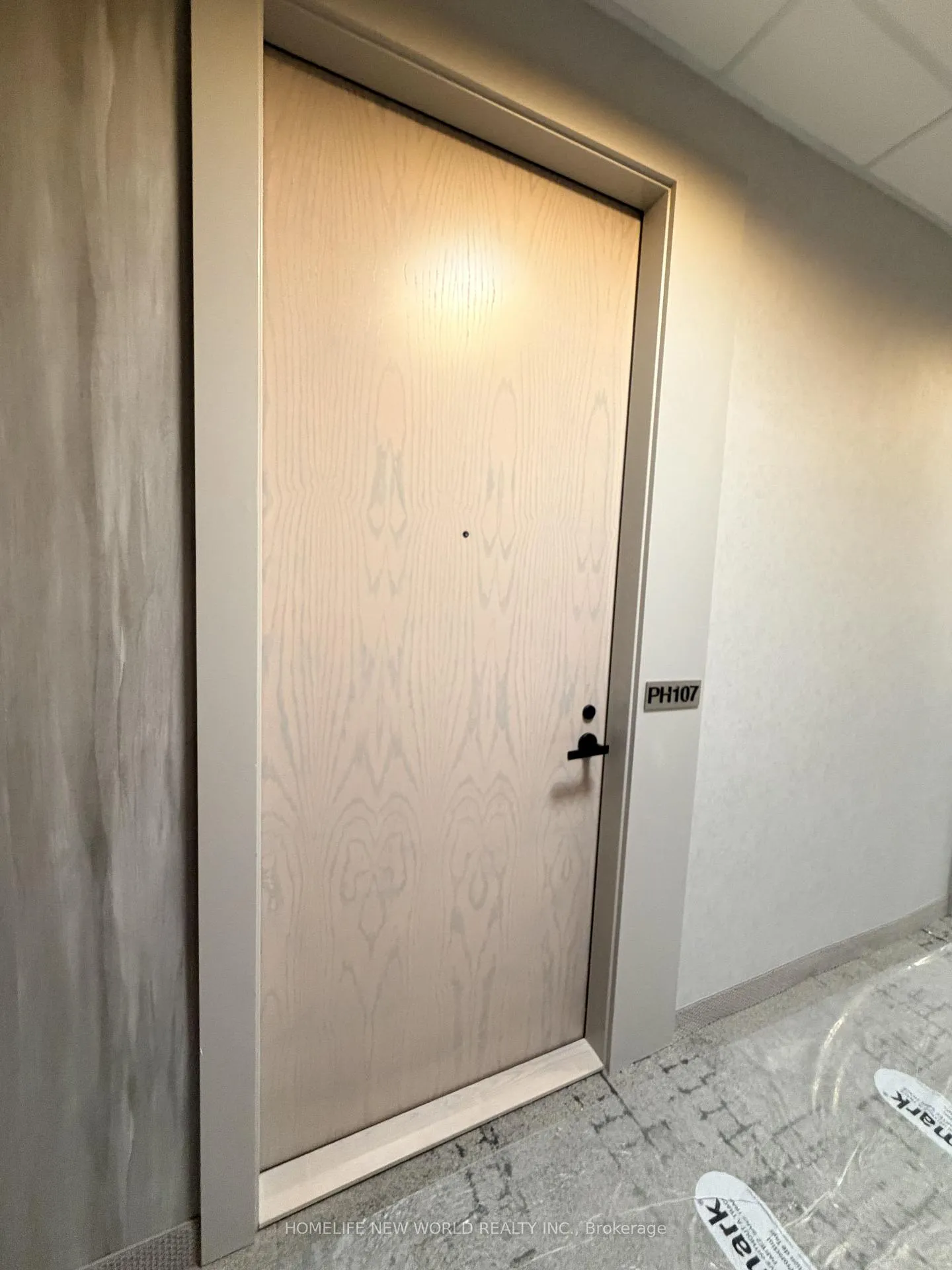 Photo 1 of Unit PH107, 28 Interchange Way, Vaughan, Vaughan Corporate Centre — HOMEH