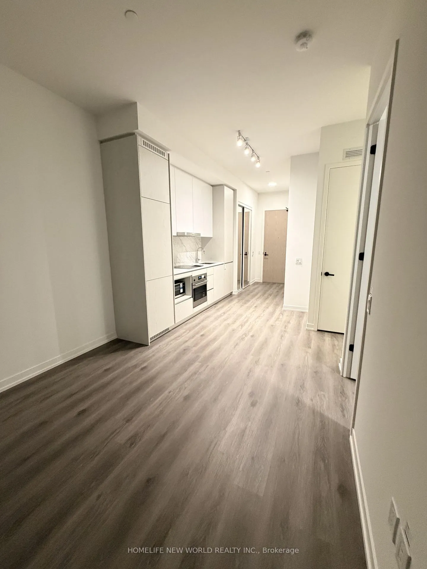 Photo 2 of Unit PH107, 28 Interchange Way, Vaughan, Vaughan Corporate Centre — HOMEH