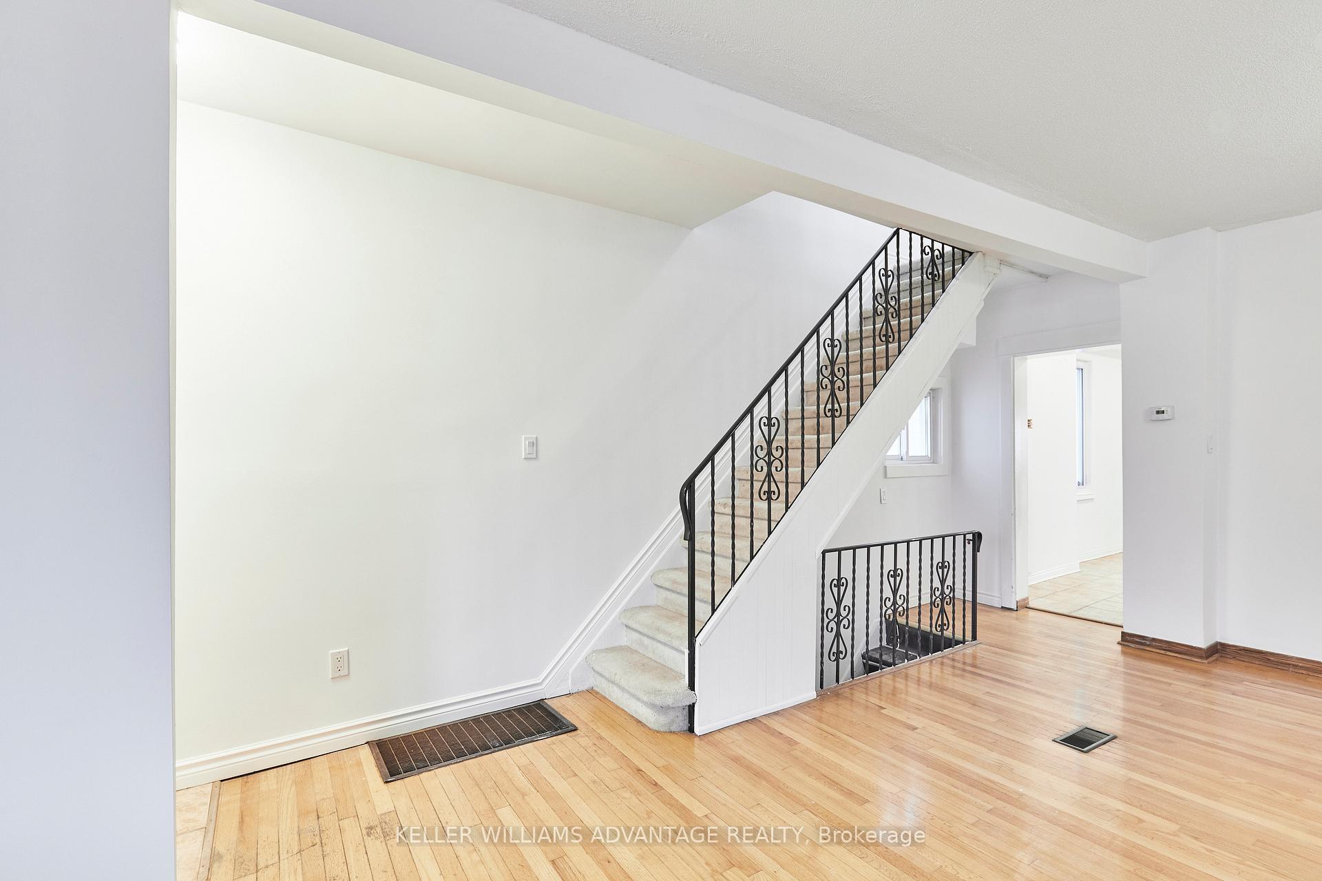 Photo 7 of 34 Coleridge Avenue, Toronto, Woodbine-Lumsden — HOMEH
