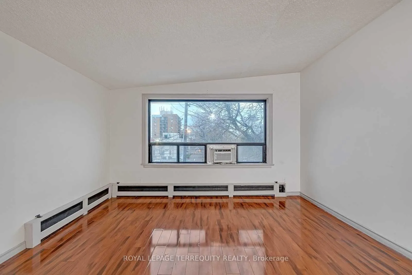 Photo 2 of Unit 201, 2977 Lawrence Avenue E, Scarborough, Bendale — HOMEH