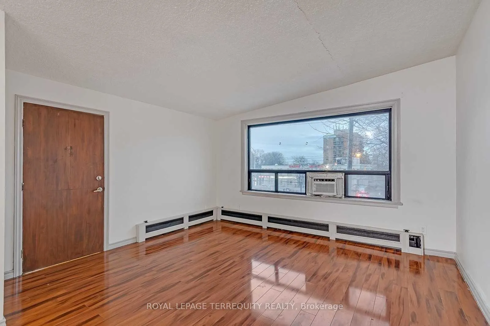 Photo 3 of Unit 201, 2977 Lawrence Avenue E, Scarborough, Bendale — HOMEH