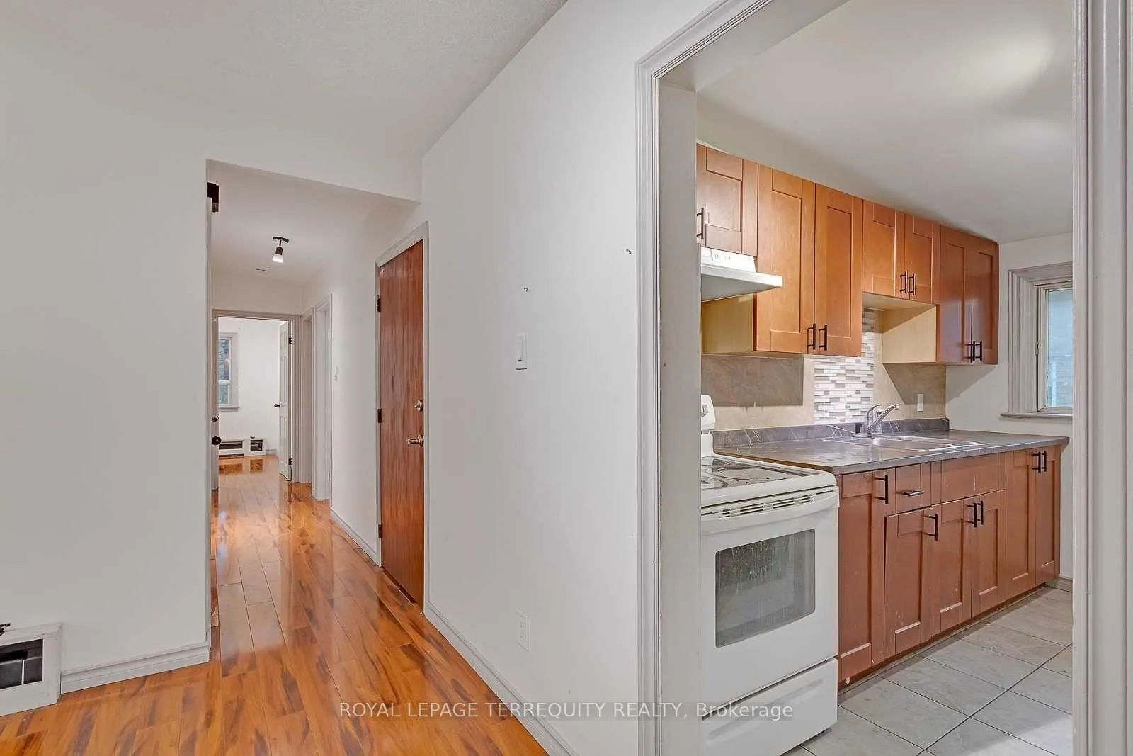 Photo 6 of Unit 201, 2977 Lawrence Avenue E, Scarborough, Bendale — HOMEH