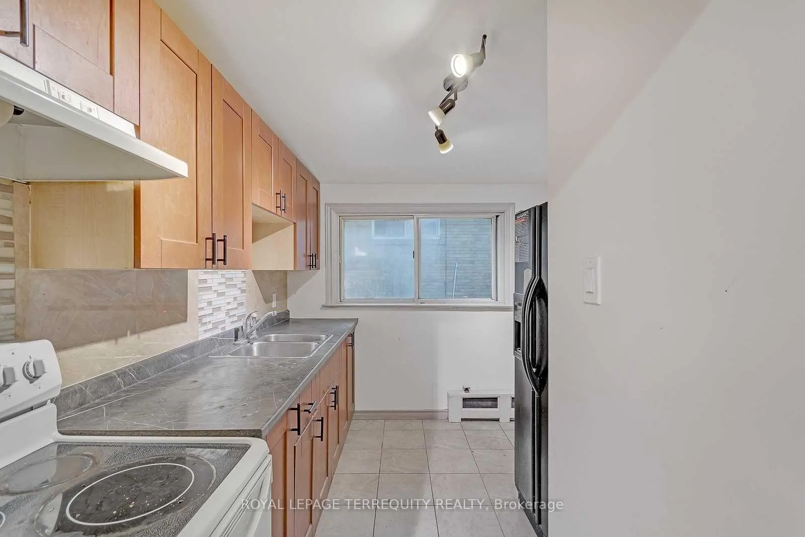 Photo 8 of Unit 201, 2977 Lawrence Avenue E, Scarborough, Bendale — HOMEH