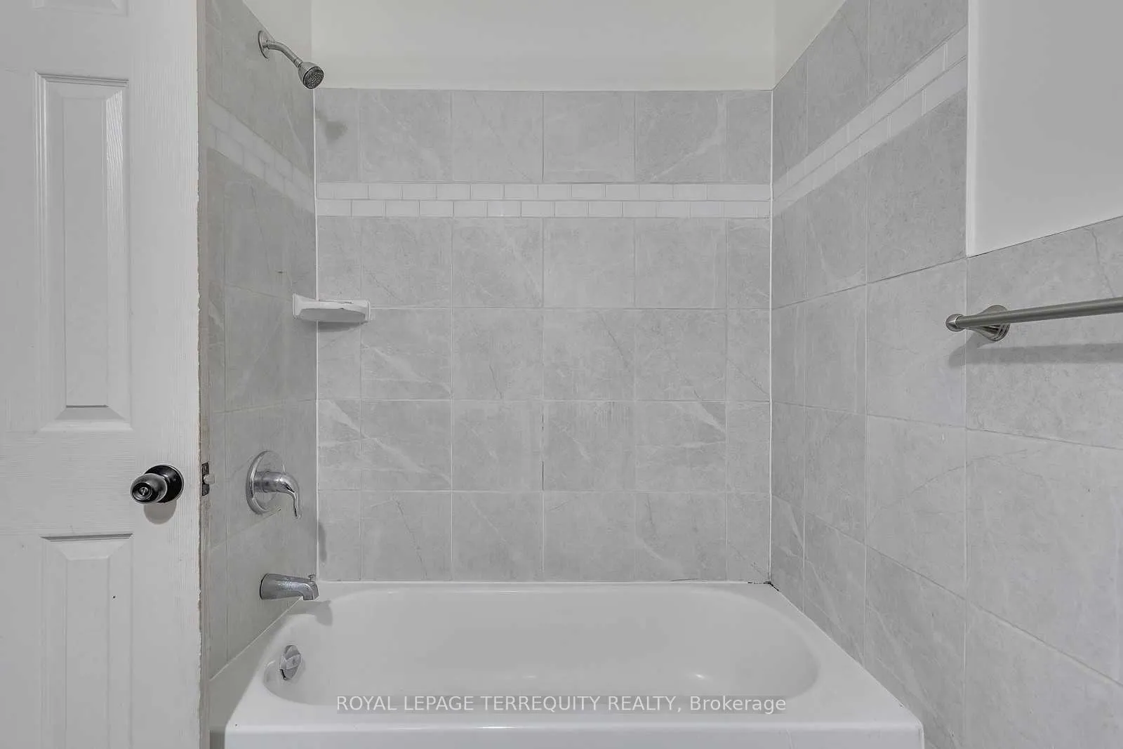 Photo 11 of Unit 201, 2977 Lawrence Avenue E, Scarborough, Bendale — HOMEH