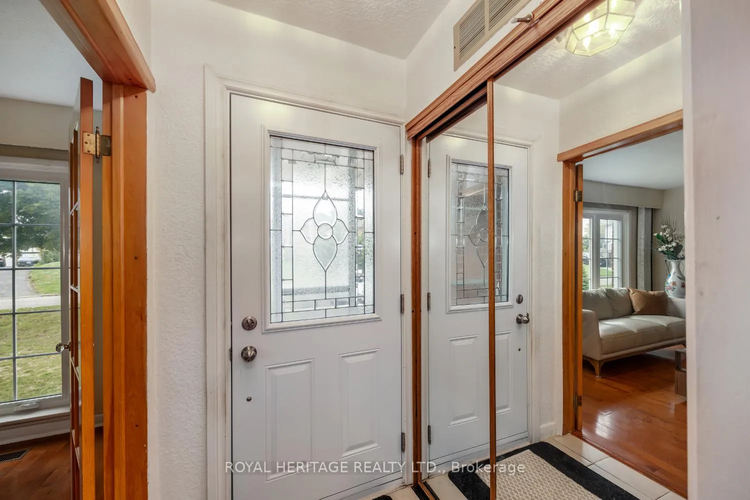Photo 3 of 49 Tansley Avenue, Scarborough, Bendale — HOMEH