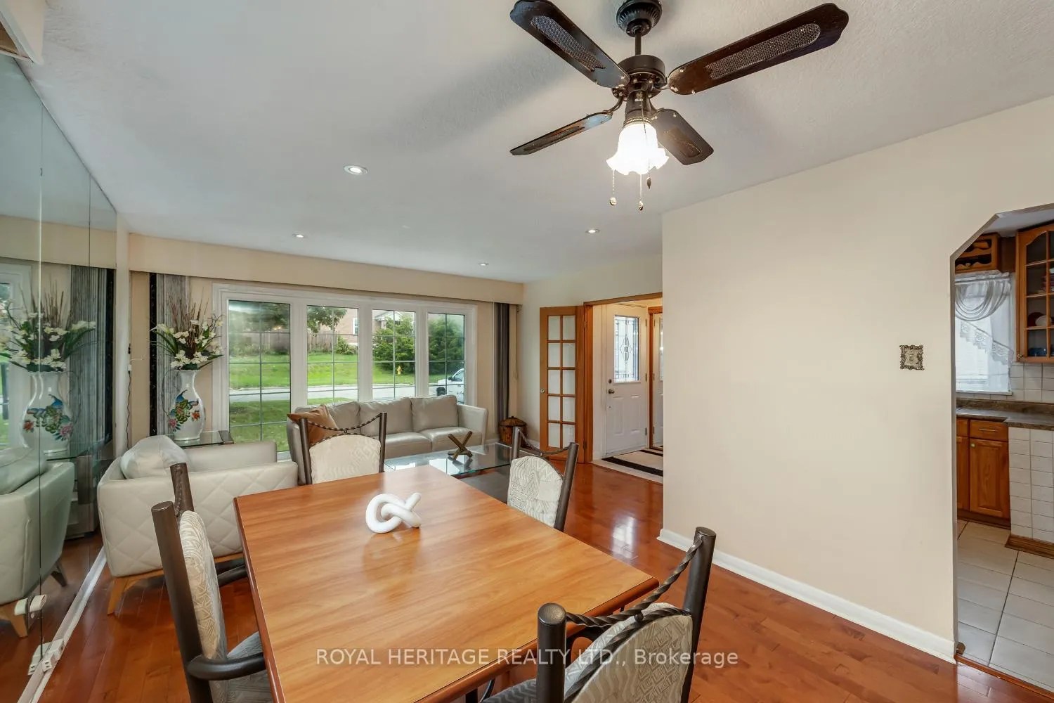 Photo 7 of 49 Tansley Avenue, Scarborough, Bendale — HOMEH