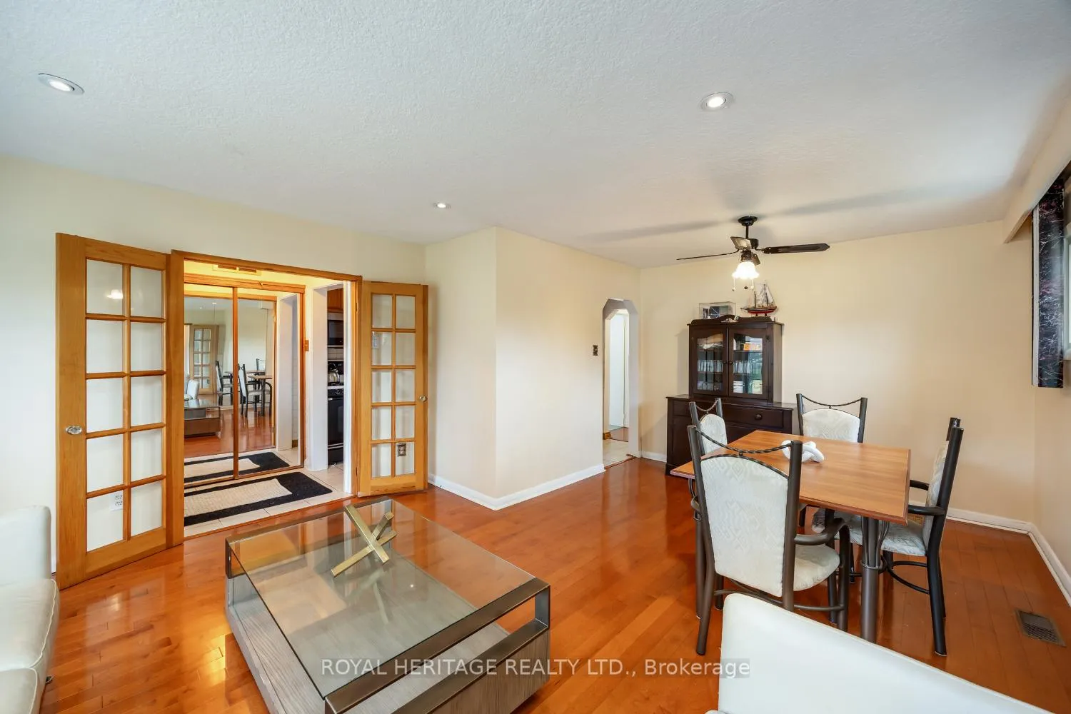 Photo 8 of 49 Tansley Avenue, Scarborough, Bendale — HOMEH