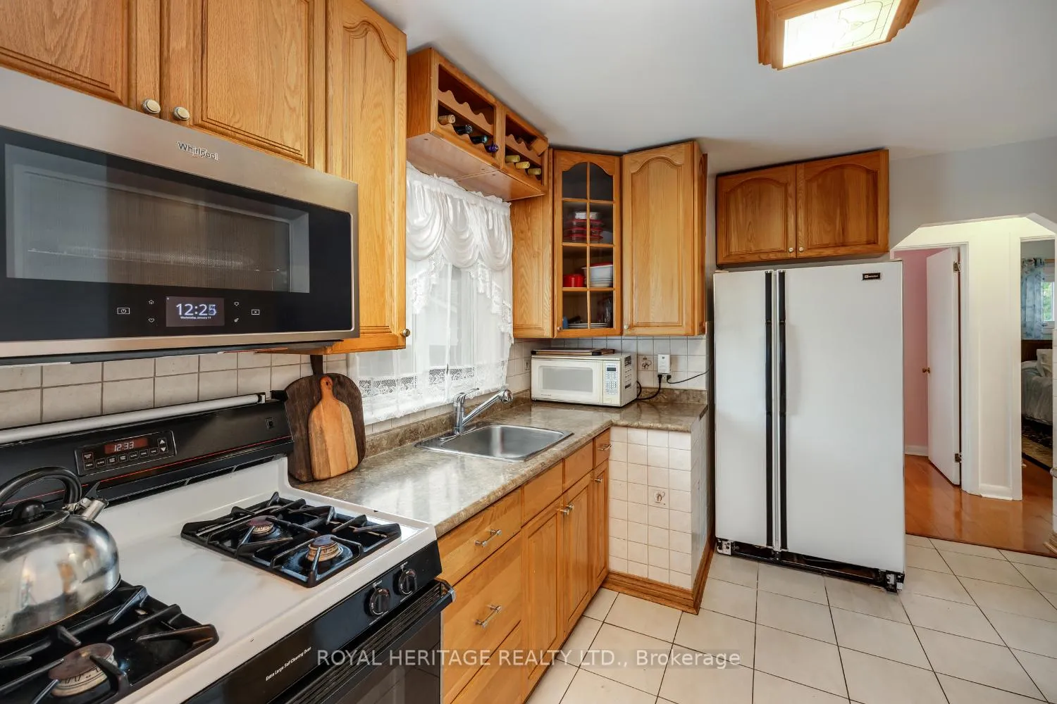 Photo 10 of 49 Tansley Avenue, Scarborough, Bendale — HOMEH