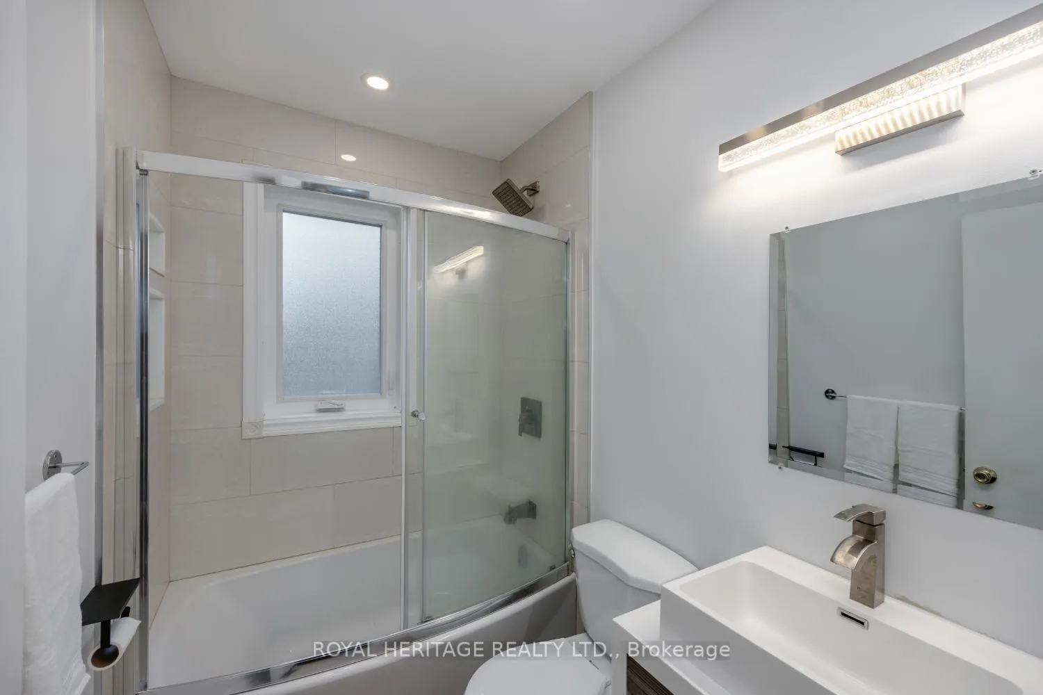 Photo 16 of 49 Tansley Avenue, Scarborough, Bendale — HOMEH