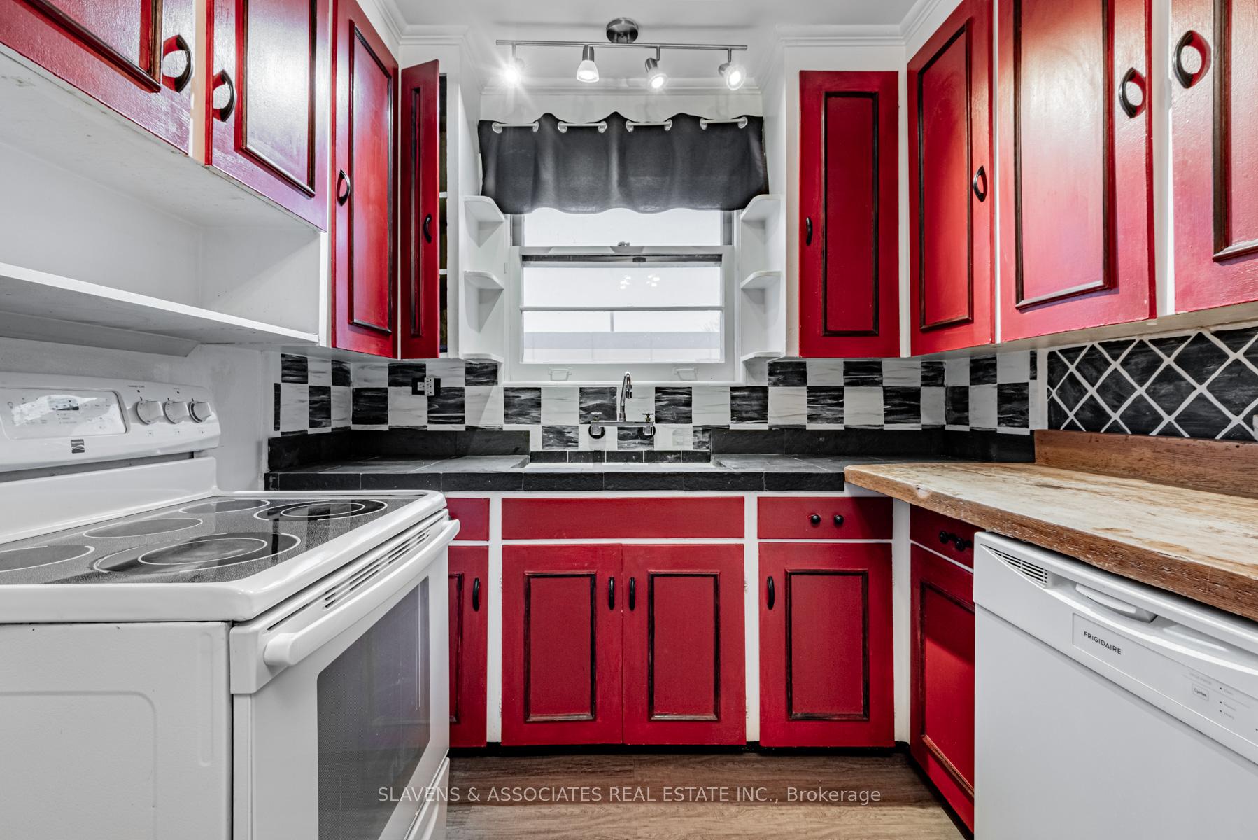 Photo 5 of Unit 2N, 791 Spadina Road, Toronto, Forest Hill South — HOMEH