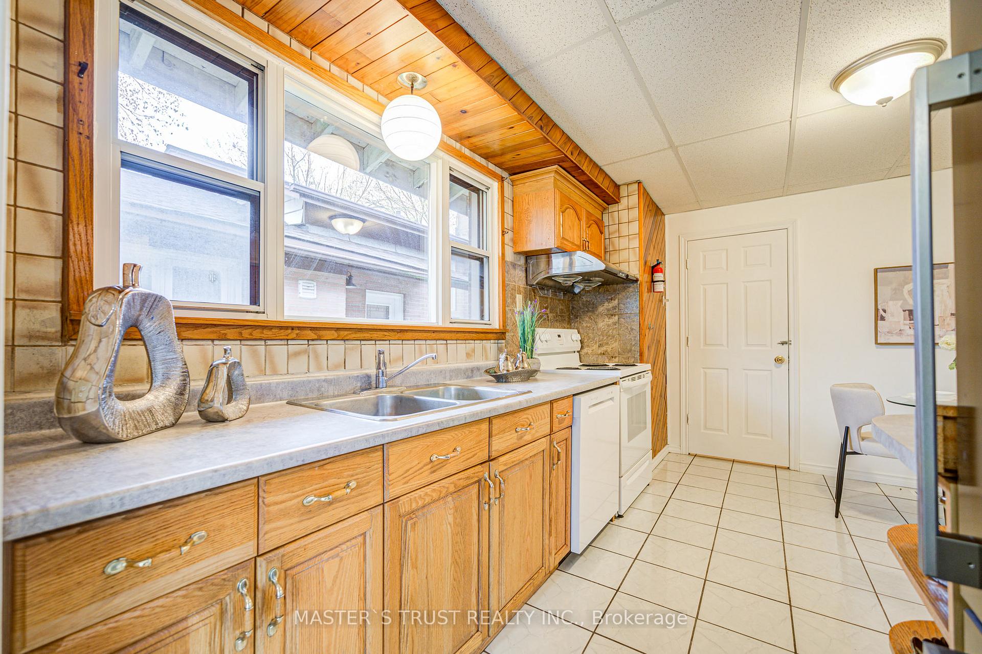 Photo 10 of 30 Deerfield Road, Scarborough, Bendale — HOMEH
