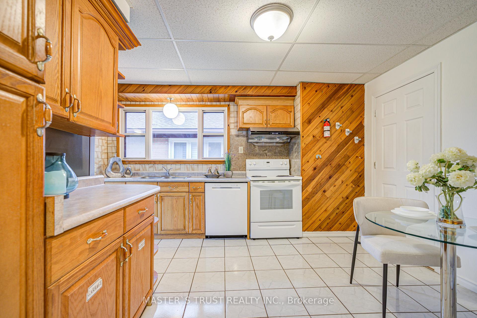 Photo 14 of 30 Deerfield Road, Scarborough, Bendale — HOMEH