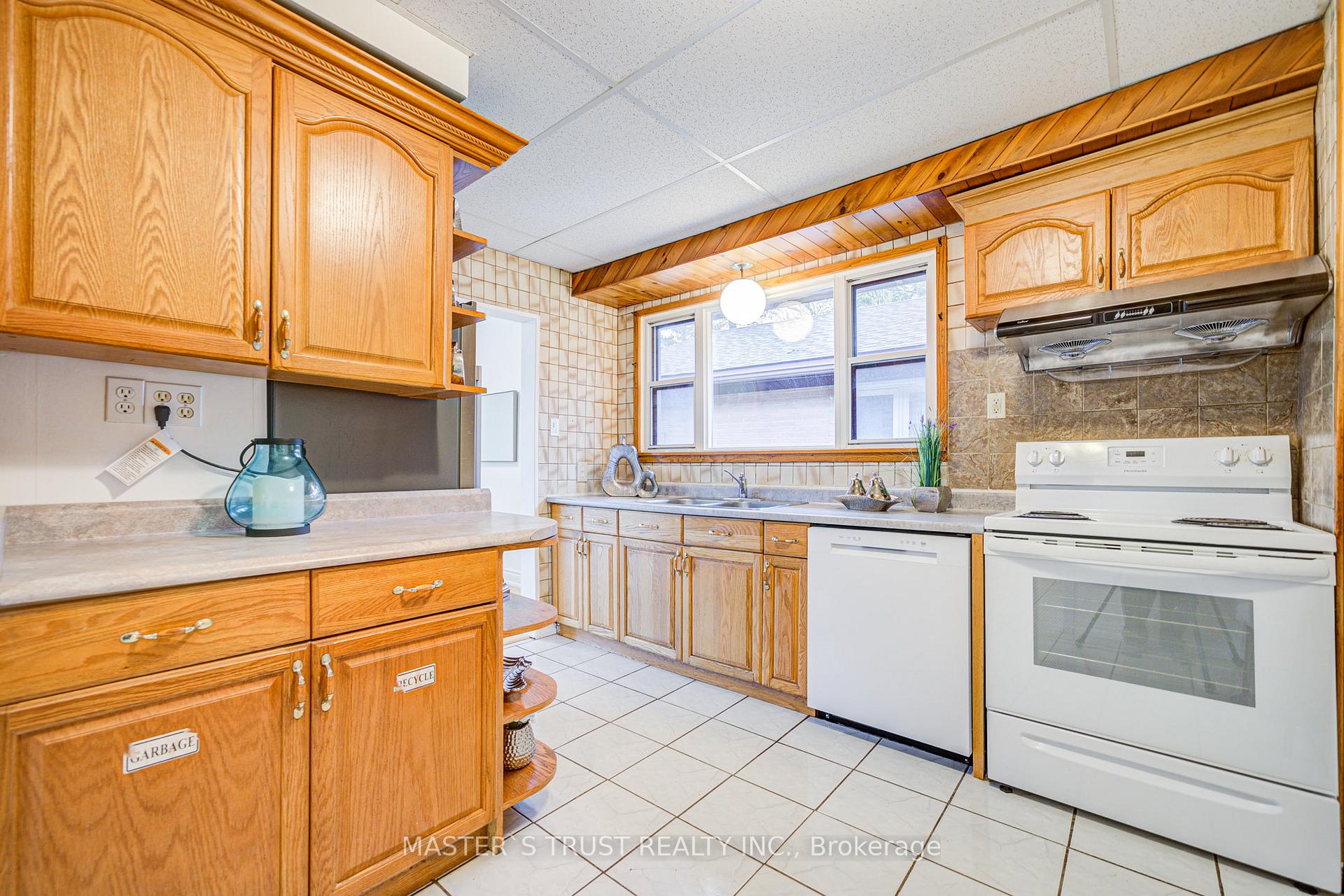 Photo 15 of 30 Deerfield Road, Scarborough, Bendale — HOMEH