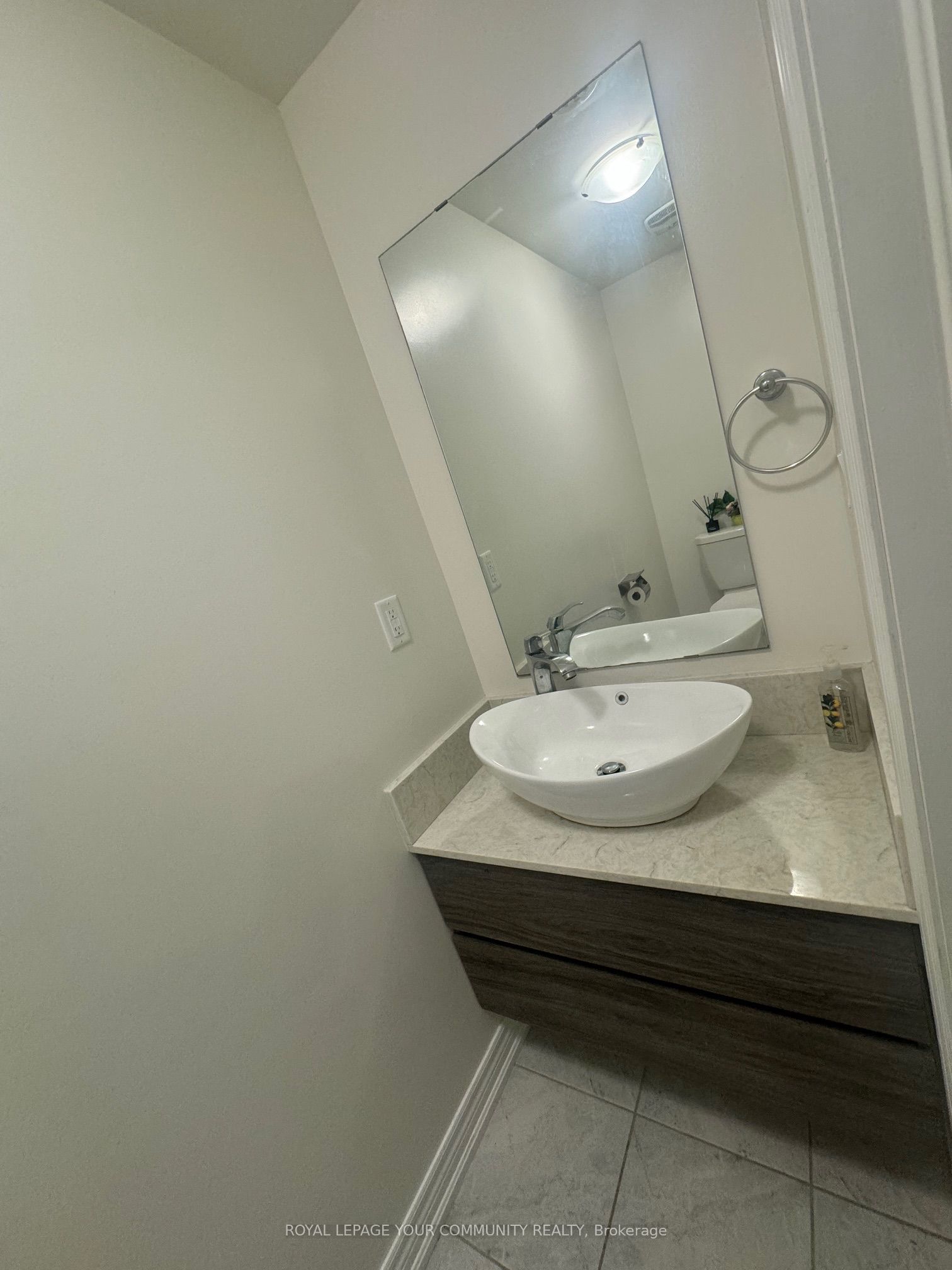 Photo 22 of Unit B, 109 Luzon Avenue, Markham, Box Grove — HOMEH
