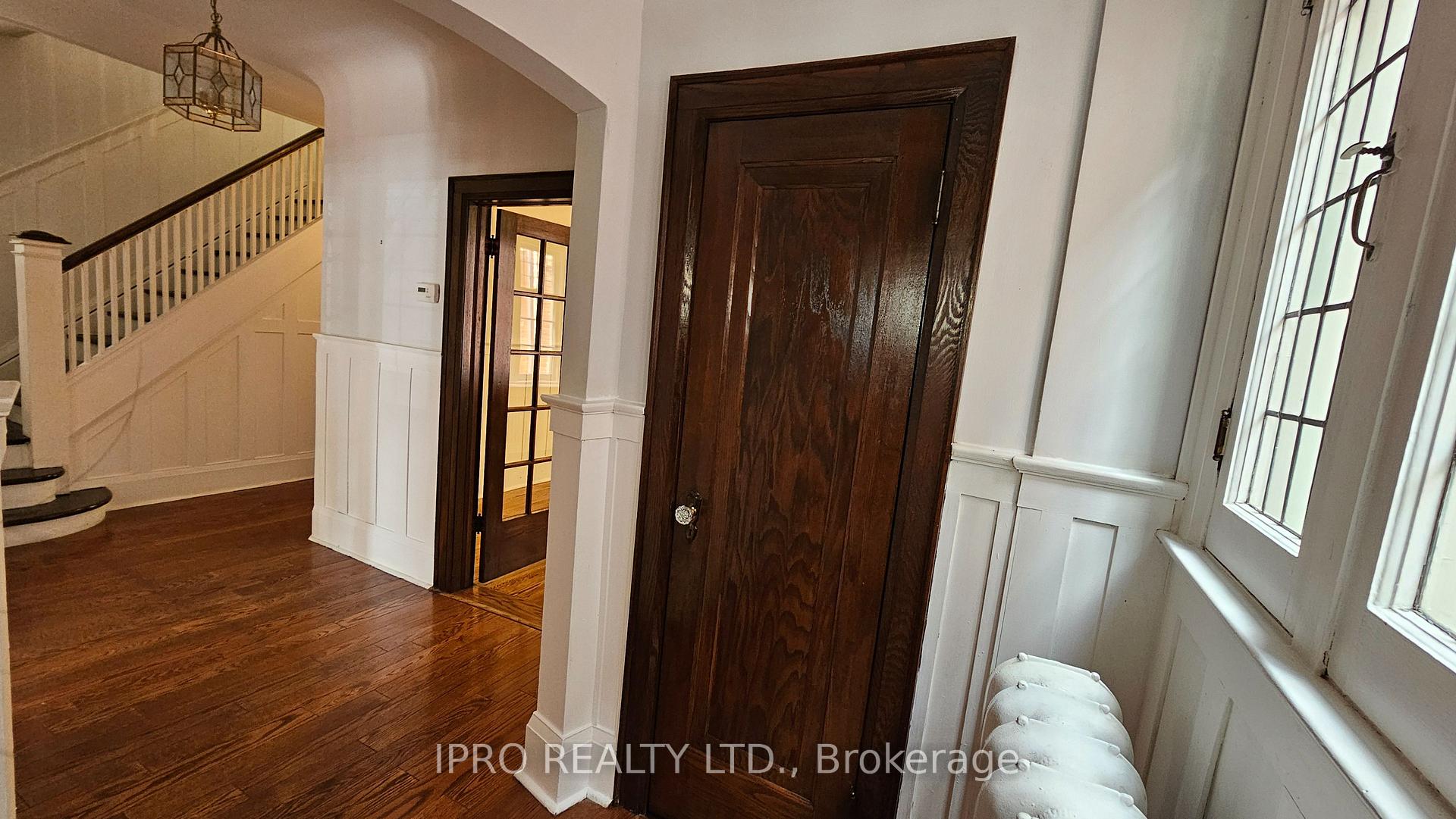 Photo 3 of 8 Walmsley Boulevard, Toronto, Yonge-St. Clair — HOMEH