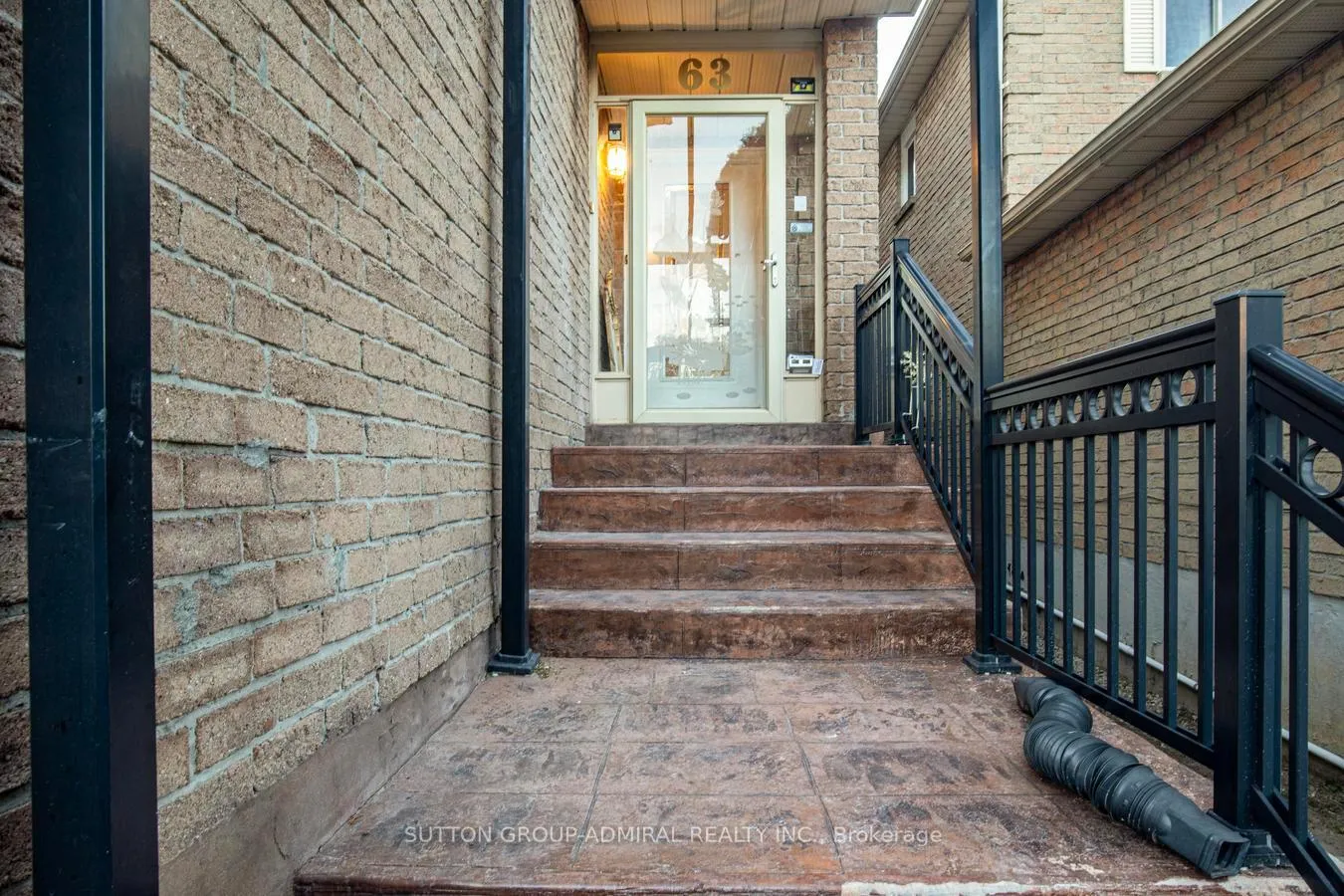 Photo 4 of 63 Croteau Crescent, Vaughan, Crestwood-Springfarm-Yorkhill — HOMEH