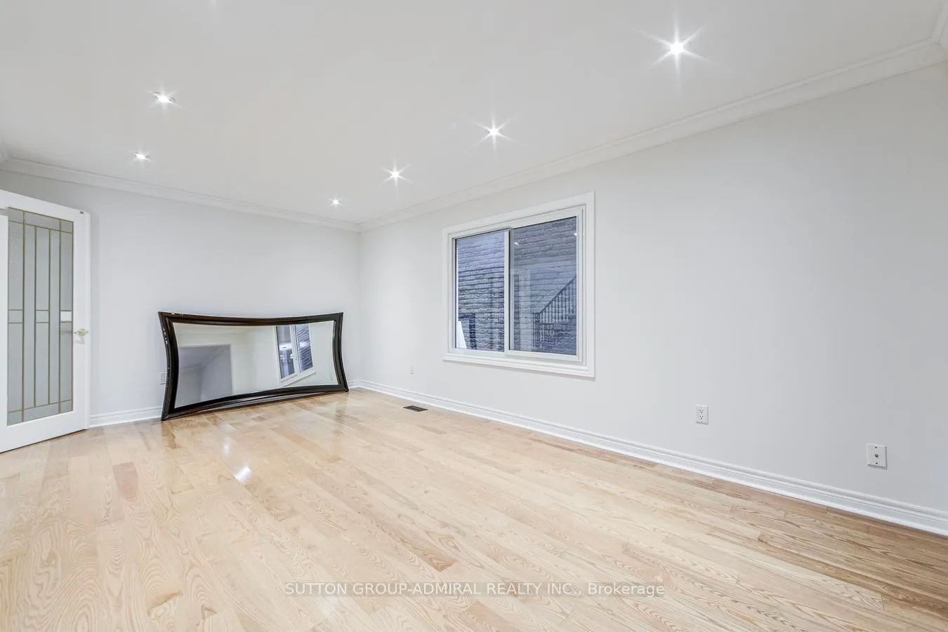 Photo 11 of 63 Croteau Crescent, Vaughan, Crestwood-Springfarm-Yorkhill — HOMEH