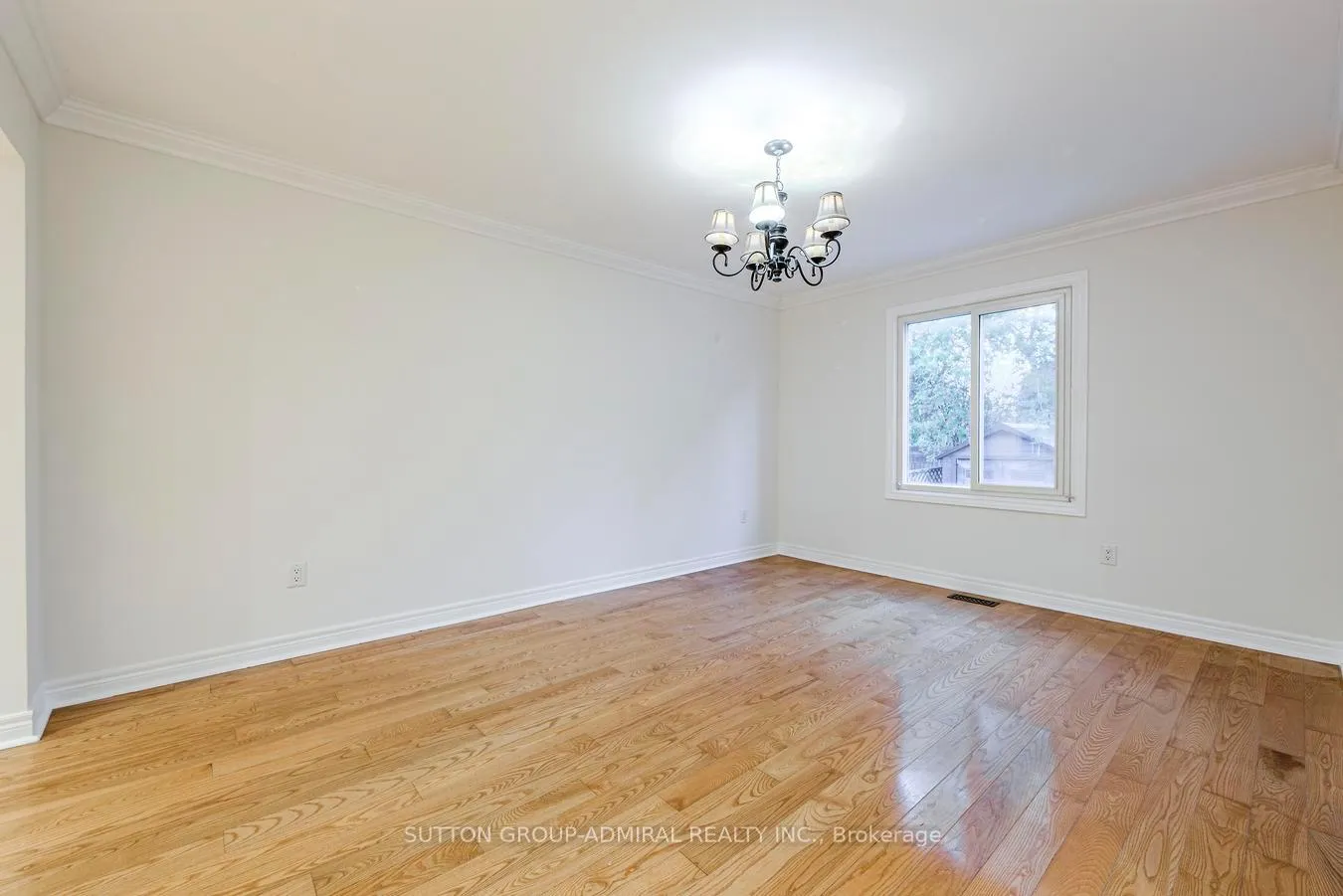 Photo 14 of 63 Croteau Crescent, Vaughan, Crestwood-Springfarm-Yorkhill — HOMEH