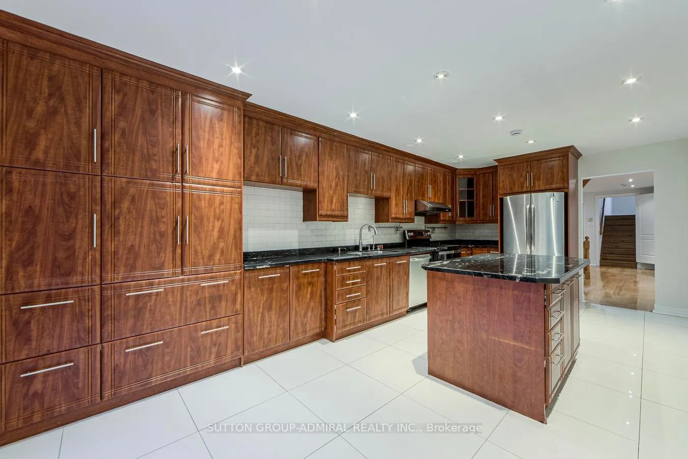 Photo 17 of 63 Croteau Crescent, Vaughan, Crestwood-Springfarm-Yorkhill — HOMEH