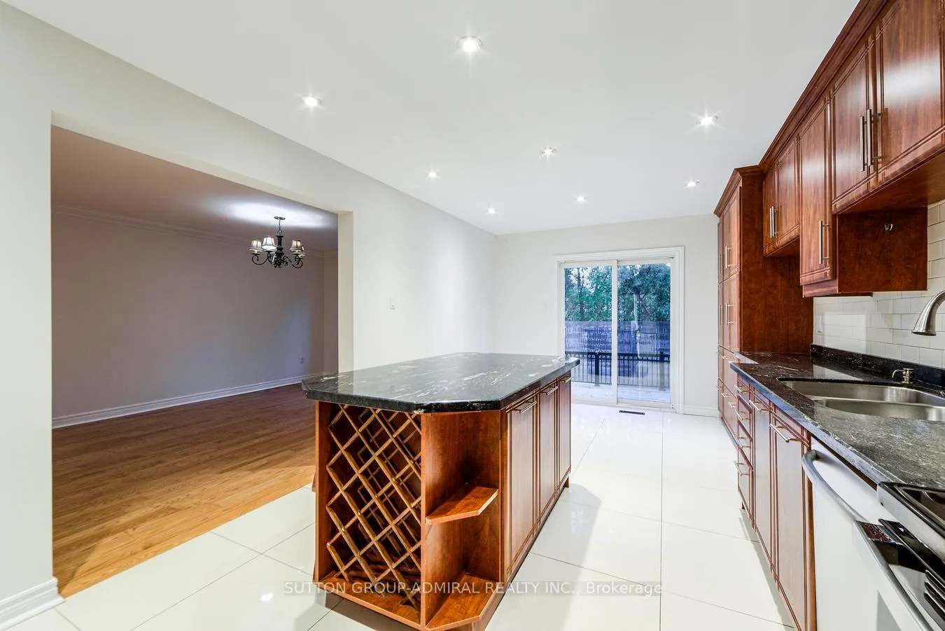 Photo 20 of 63 Croteau Crescent, Vaughan, Crestwood-Springfarm-Yorkhill — HOMEH