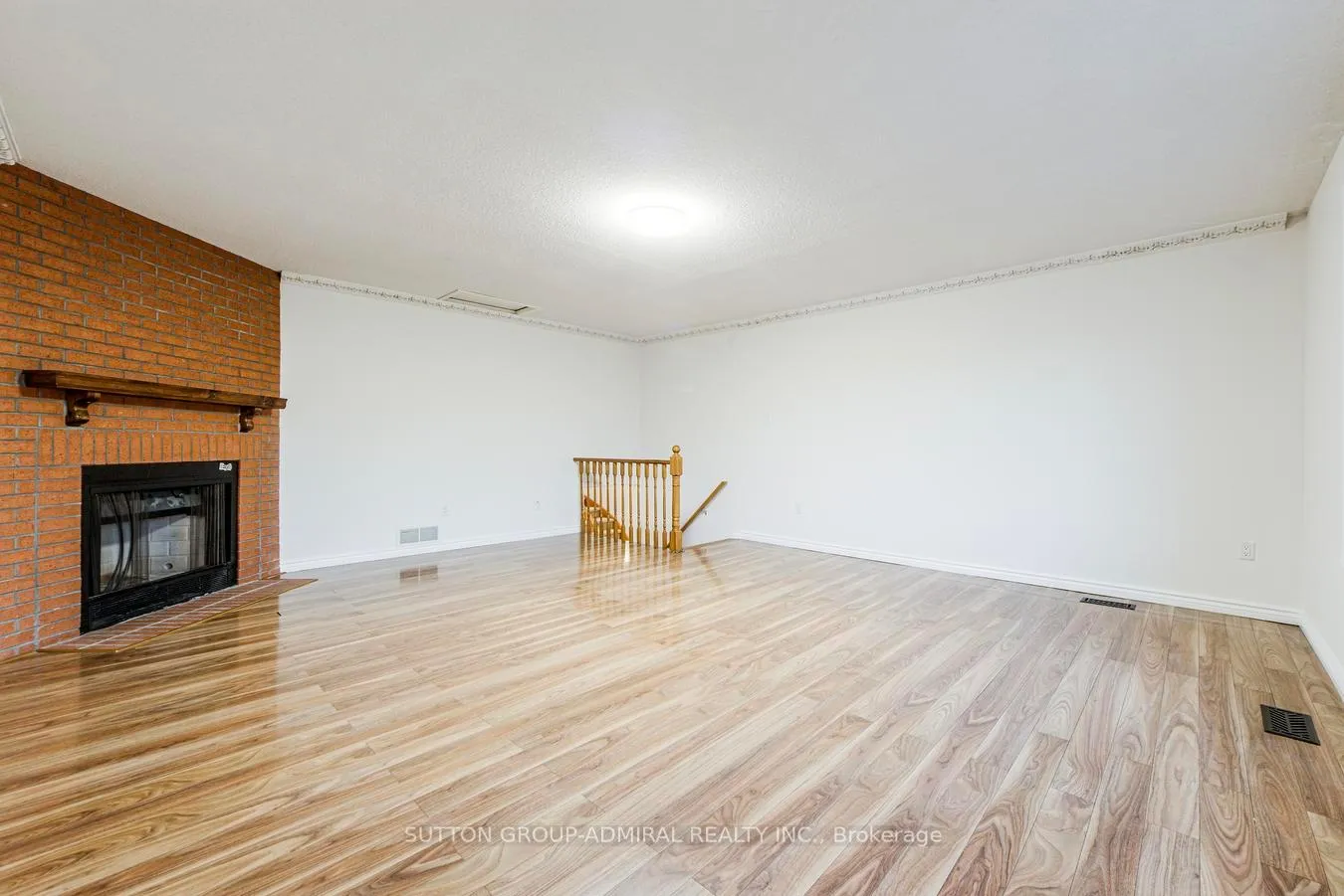 Photo 23 of 63 Croteau Crescent, Vaughan, Crestwood-Springfarm-Yorkhill — HOMEH