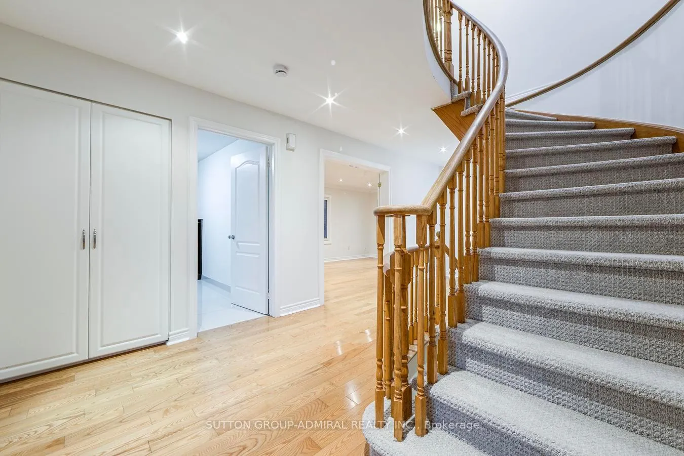 Photo 25 of 63 Croteau Crescent, Vaughan, Crestwood-Springfarm-Yorkhill — HOMEH