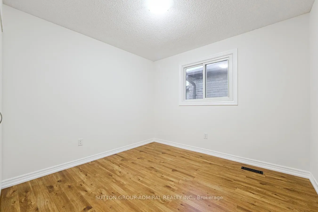 Photo 28 of 63 Croteau Crescent, Vaughan, Crestwood-Springfarm-Yorkhill — HOMEH